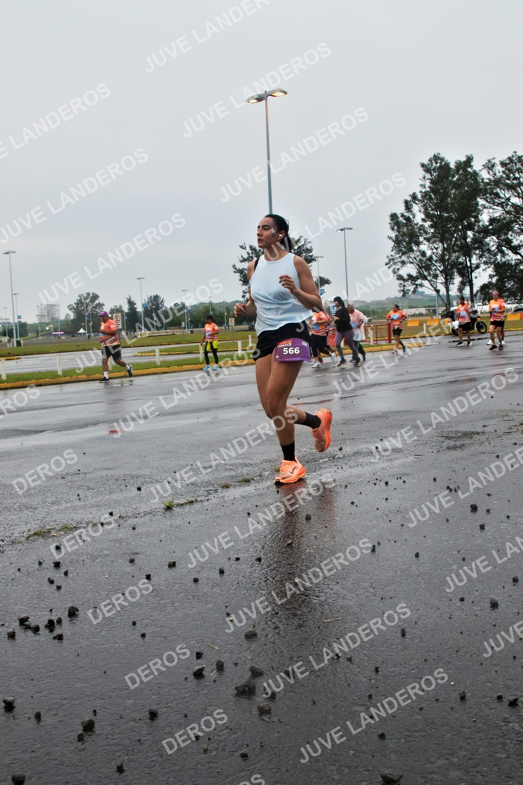Foto de la CARRERA OMNILIFE GUADALAJARA en Estadio Akron, Zapopan a las 07:26 · dorsal 566