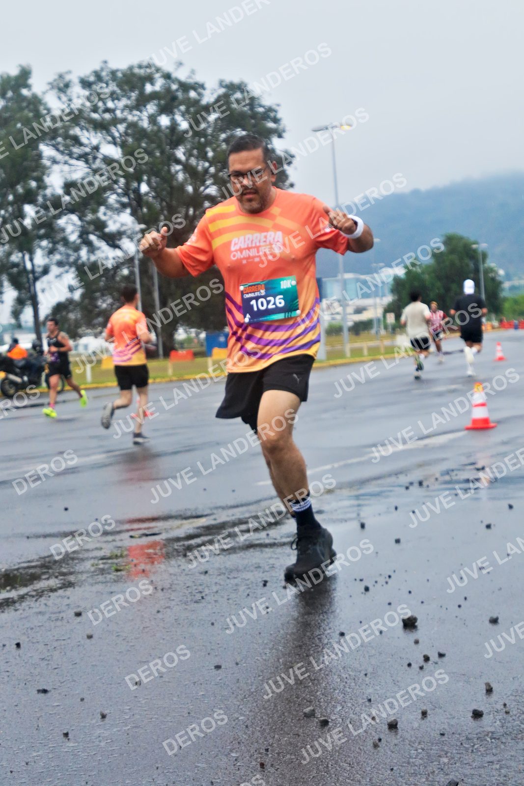 Foto de la CARRERA OMNILIFE GUADALAJARA en Estadio Akron, Zapopan a las 07:41 · dorsal 1026