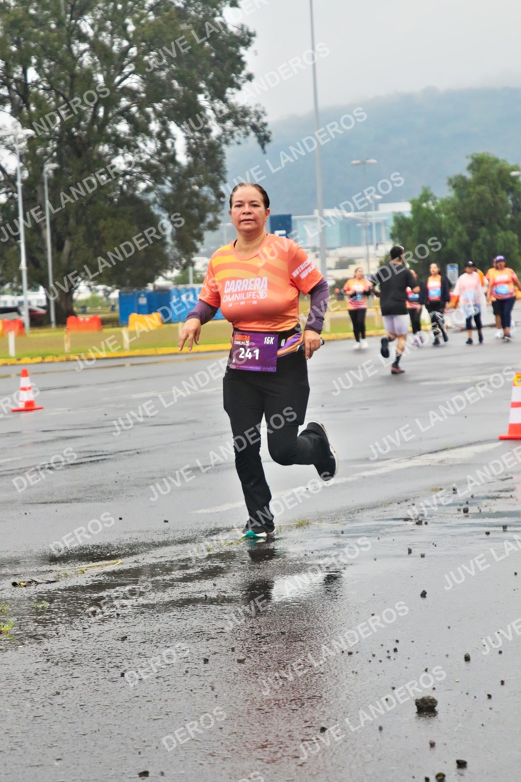 Foto de la CARRERA OMNILIFE GUADALAJARA en Estadio Akron, Zapopan a las 07:32 · dorsal 241