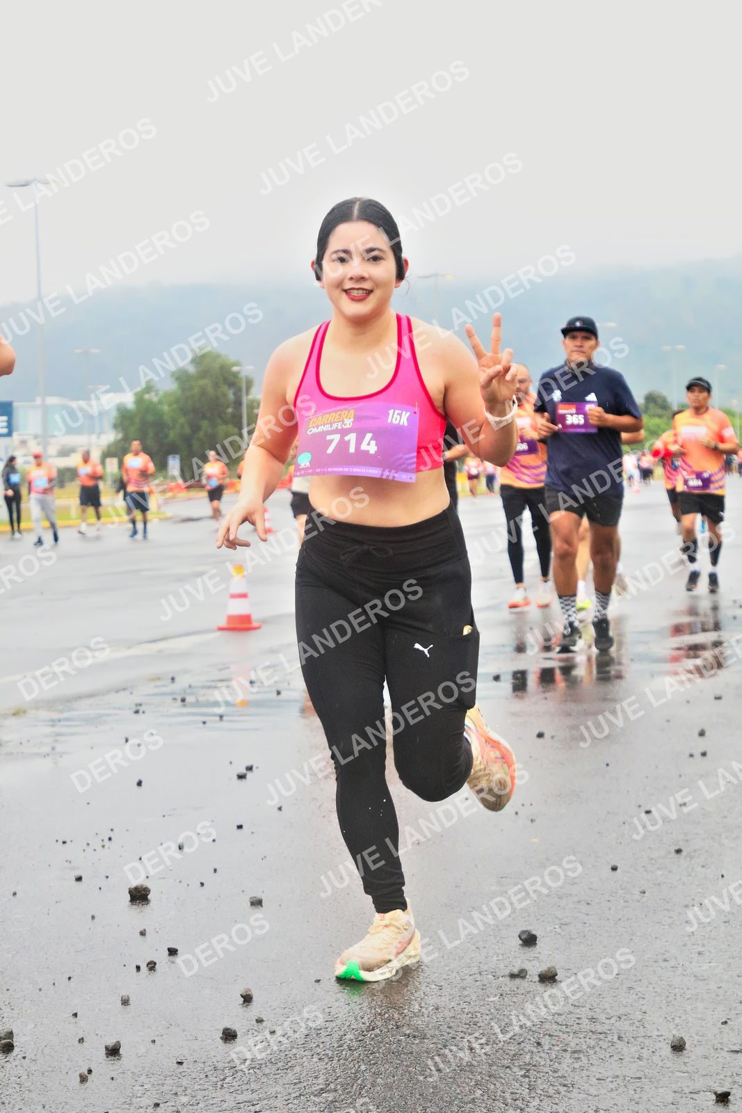 Foto de la CARRERA OMNILIFE GUADALAJARA en Estadio Akron, Zapopan a las 07:31 · dorsal 714, 365