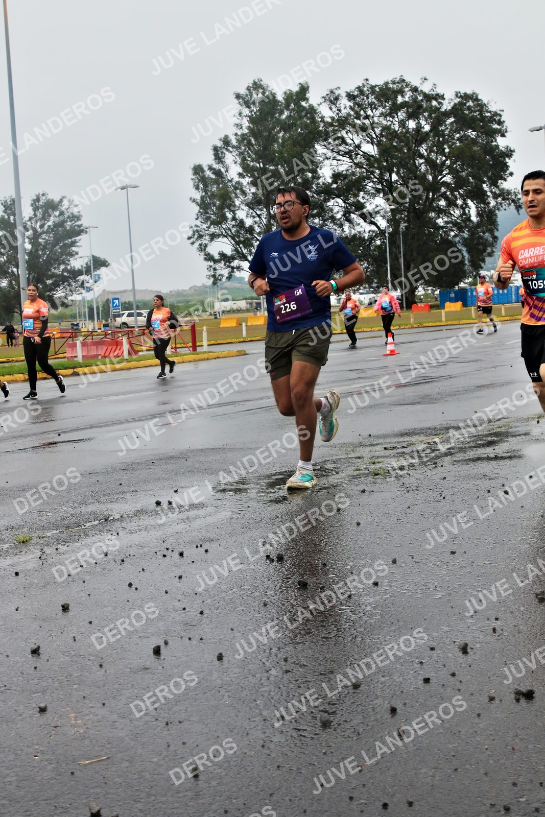 Foto de la CARRERA OMNILIFE GUADALAJARA en Estadio Akron, Zapopan a las 07:28 · dorsal 226, 105