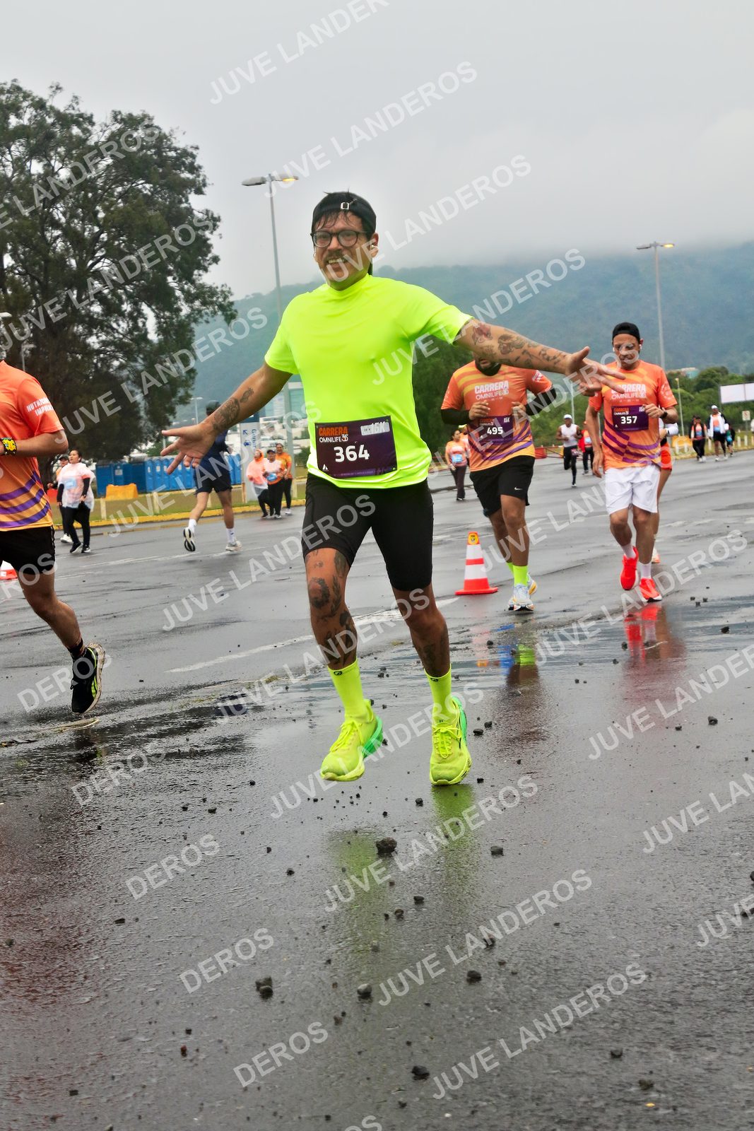 Foto de la CARRERA OMNILIFE GUADALAJARA en Estadio Akron, Zapopan a las 07:33 · dorsal 357, 495