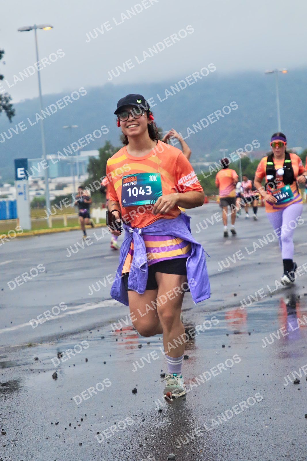 Foto de la CARRERA OMNILIFE GUADALAJARA en Estadio Akron, Zapopan a las 07:47 · dorsal 1043, 1341