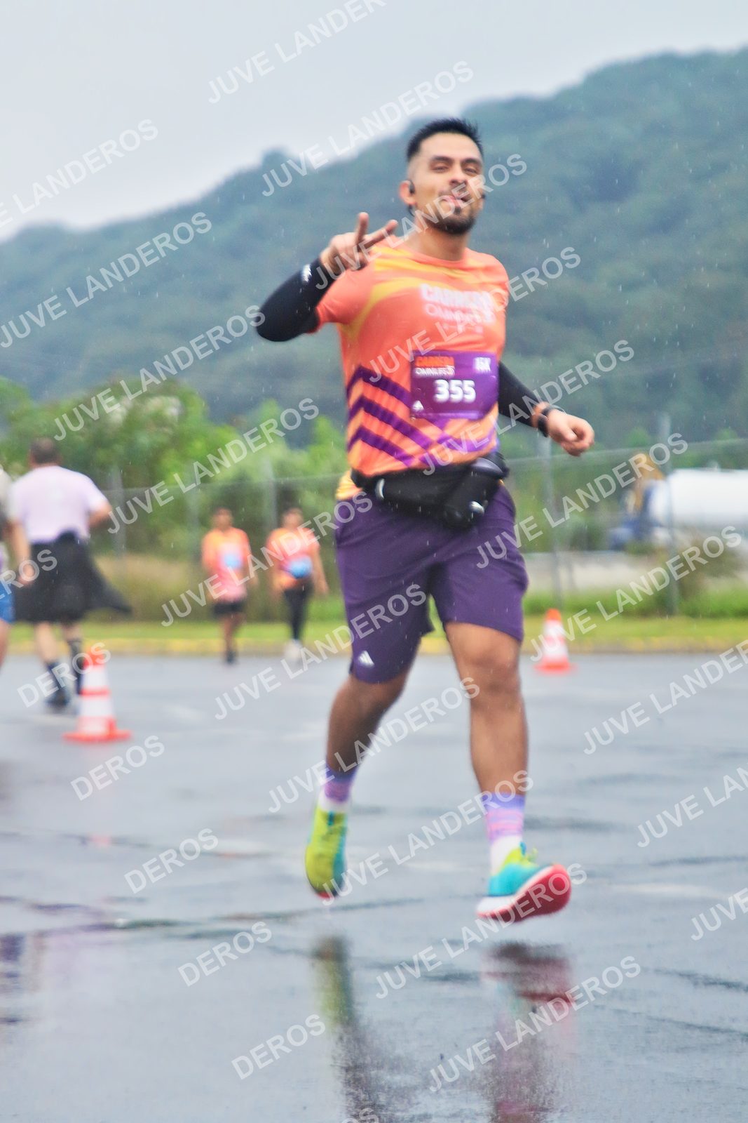 Foto de la CARRERA OMNILIFE GUADALAJARA en Estadio Akron, Zapopan a las 07:59 · dorsal 355