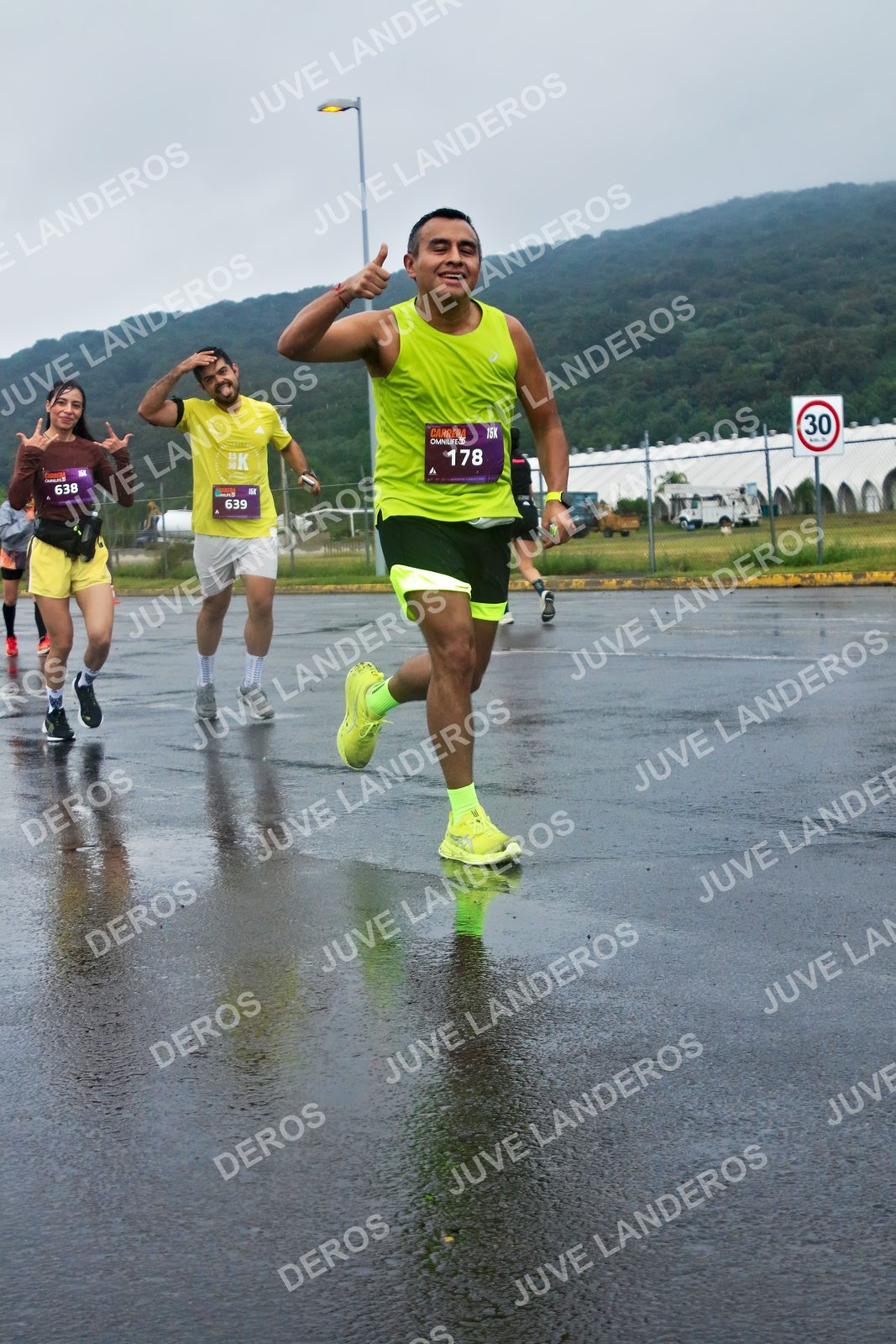 Foto de la CARRERA OMNILIFE GUADALAJARA en Estadio Akron, Zapopan a las 08:02 · dorsal 178, 30
