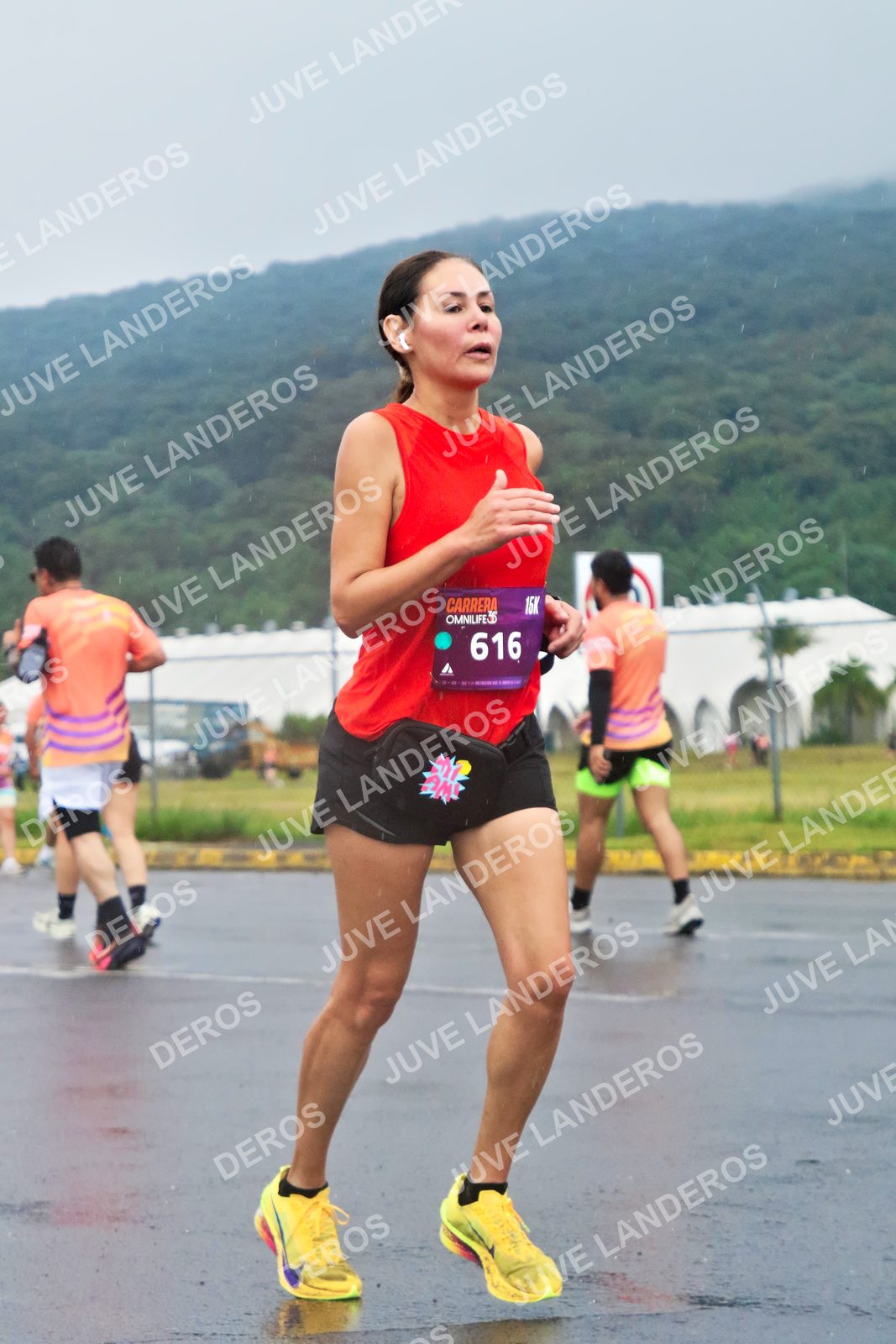 Foto de la CARRERA OMNILIFE GUADALAJARA en Estadio Akron, Zapopan a las 07:52 · dorsal 616