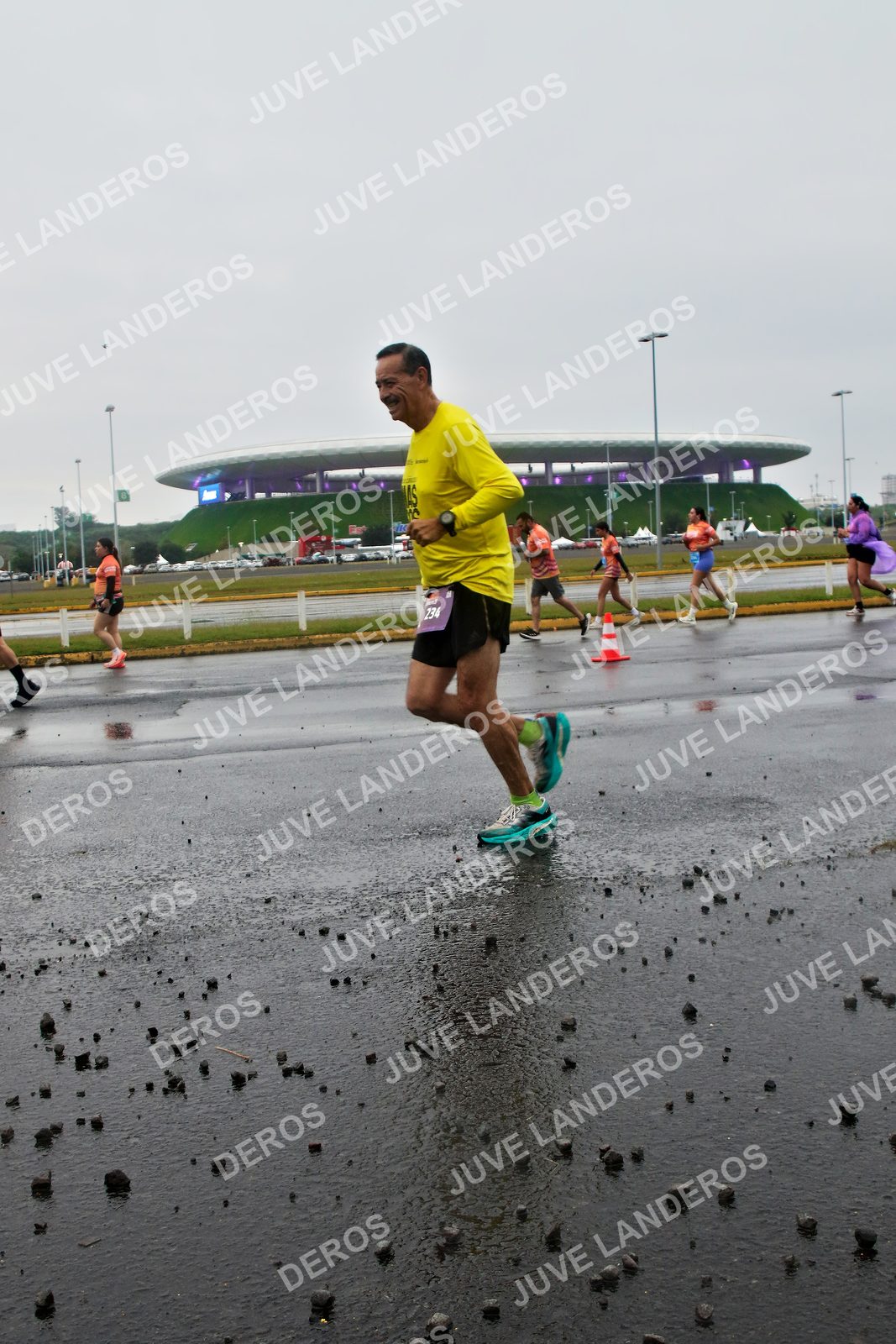 Foto de la CARRERA OMNILIFE GUADALAJARA en Estadio Akron, Zapopan a las 07:28 · dorsal 234