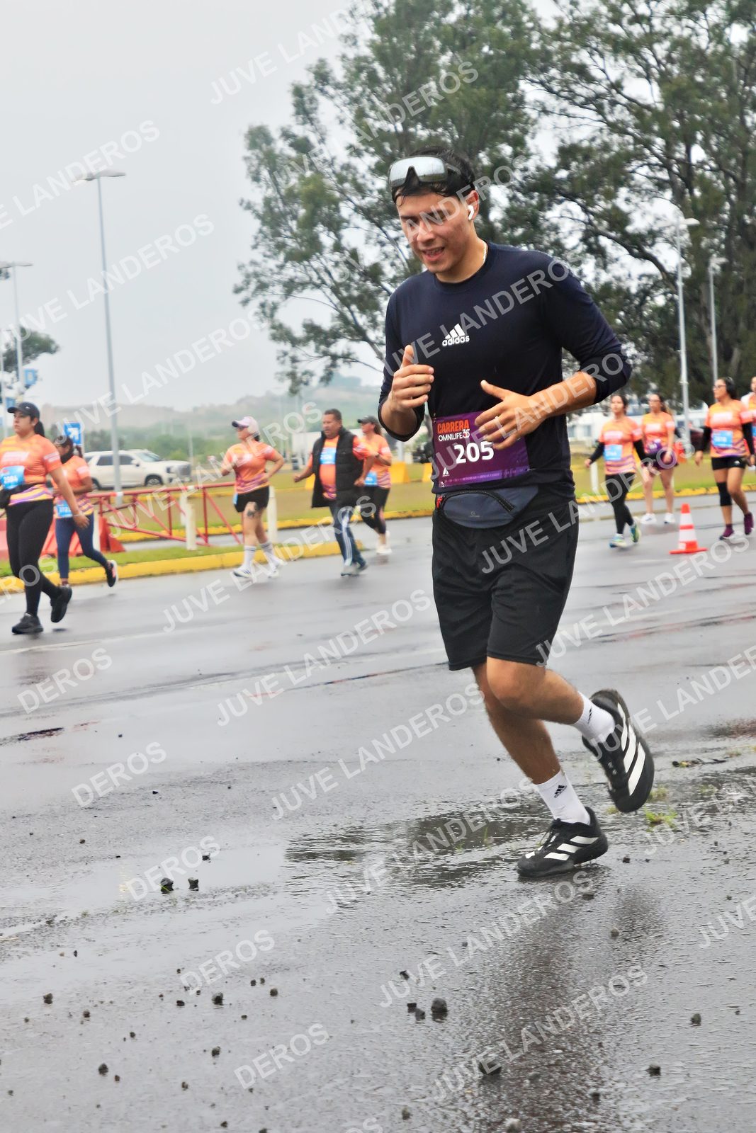 Foto de la CARRERA OMNILIFE GUADALAJARA en Estadio Akron, Zapopan a las 07:29 · dorsal 205