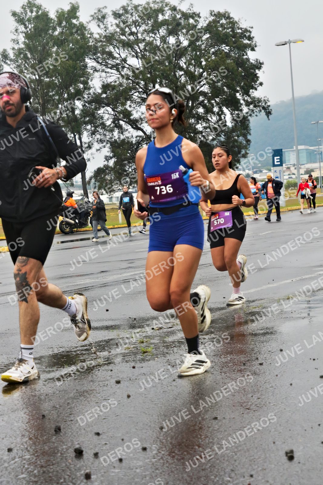Foto de la CARRERA OMNILIFE GUADALAJARA en Estadio Akron, Zapopan a las 07:31 · dorsal 736, 570