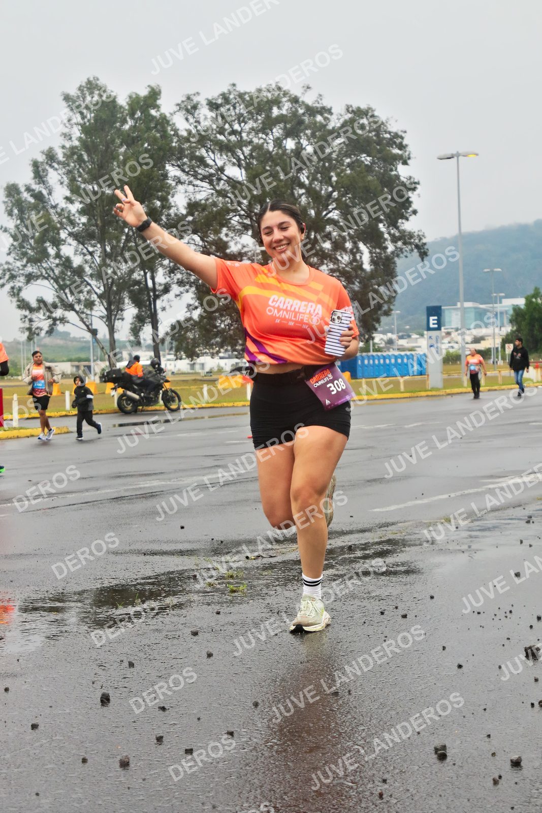 Foto de la CARRERA OMNILIFE GUADALAJARA en Estadio Akron, Zapopan a las 07:34 · dorsal 308