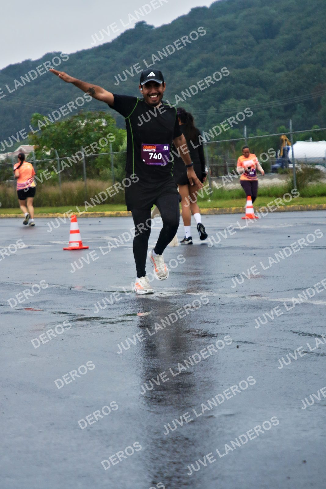 Foto de la CARRERA OMNILIFE GUADALAJARA en Estadio Akron, Zapopan a las 07:54 · dorsal 740