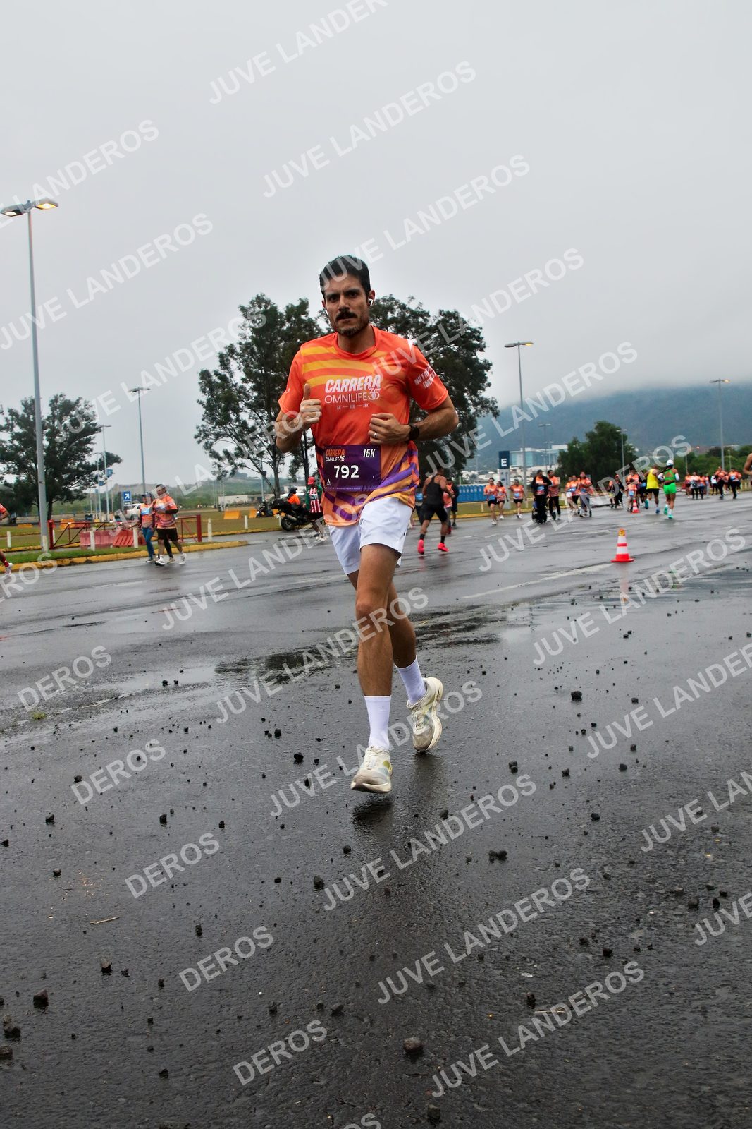Foto de la CARRERA OMNILIFE GUADALAJARA en Estadio Akron, Zapopan a las 07:28 · dorsal 792