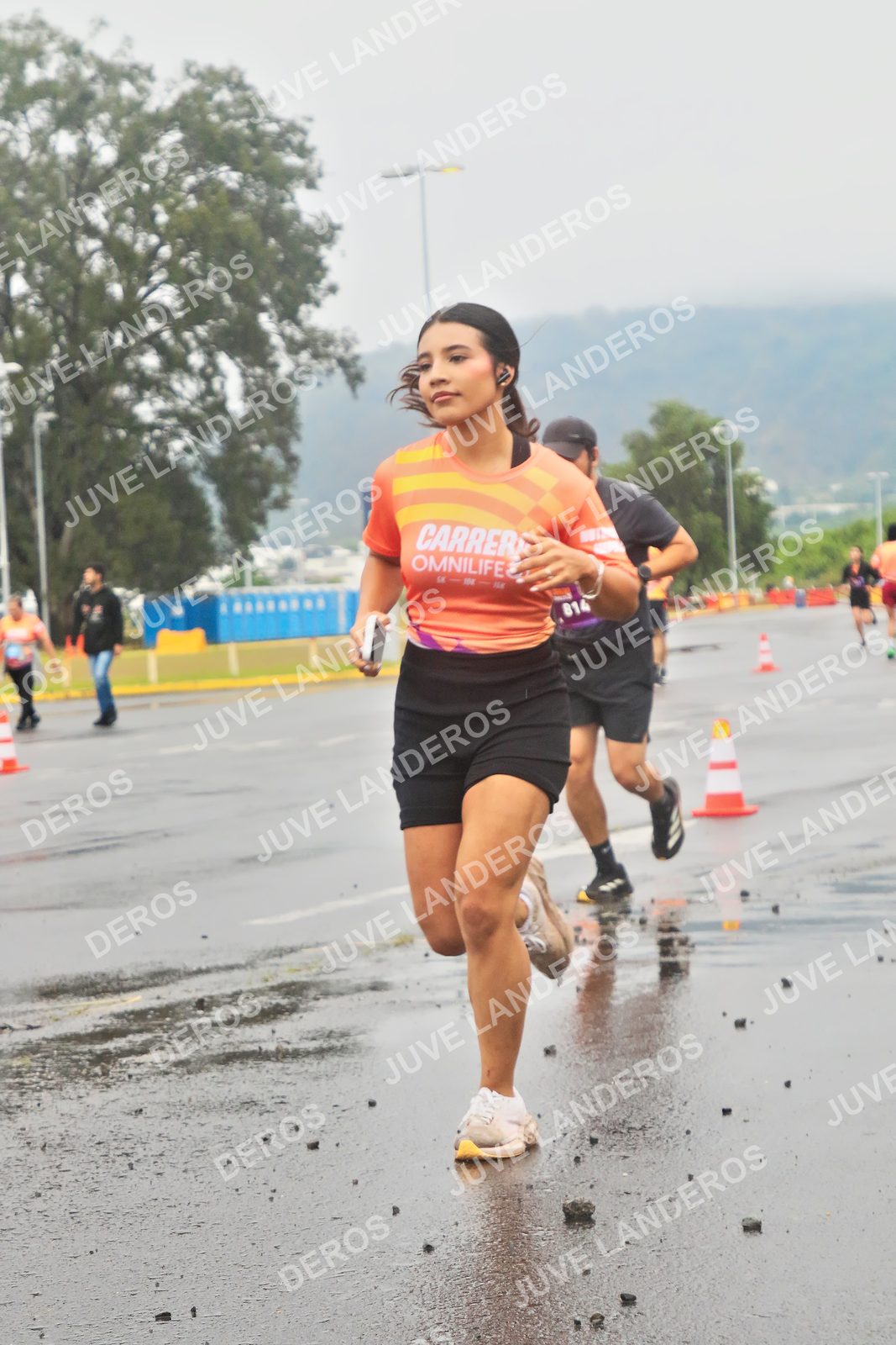 Foto de la CARRERA OMNILIFE GUADALAJARA en Estadio Akron, Zapopan a las 07:34 · dorsal 814