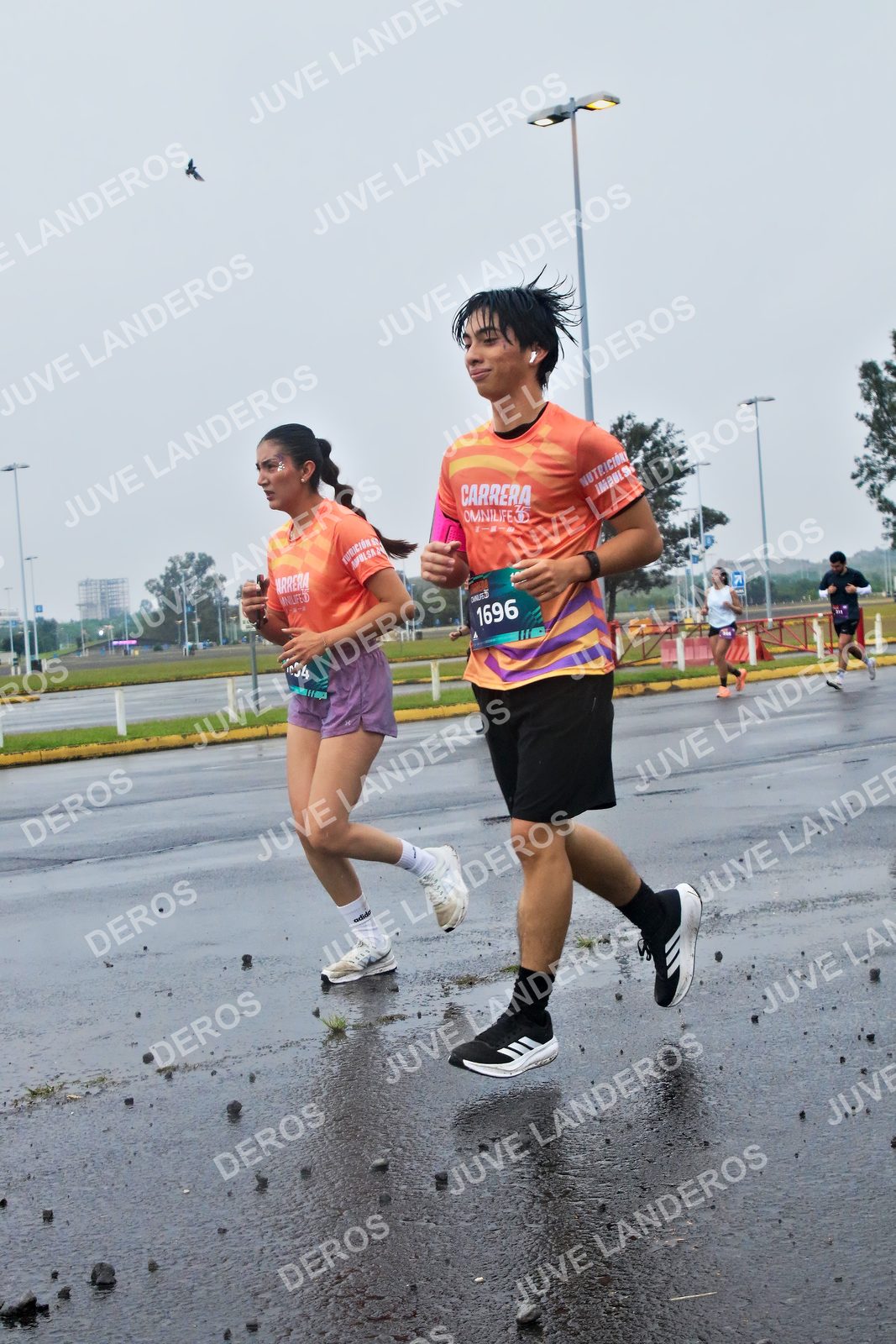 Foto de la CARRERA OMNILIFE GUADALAJARA en Estadio Akron, Zapopan a las 07:46 · dorsal 1696