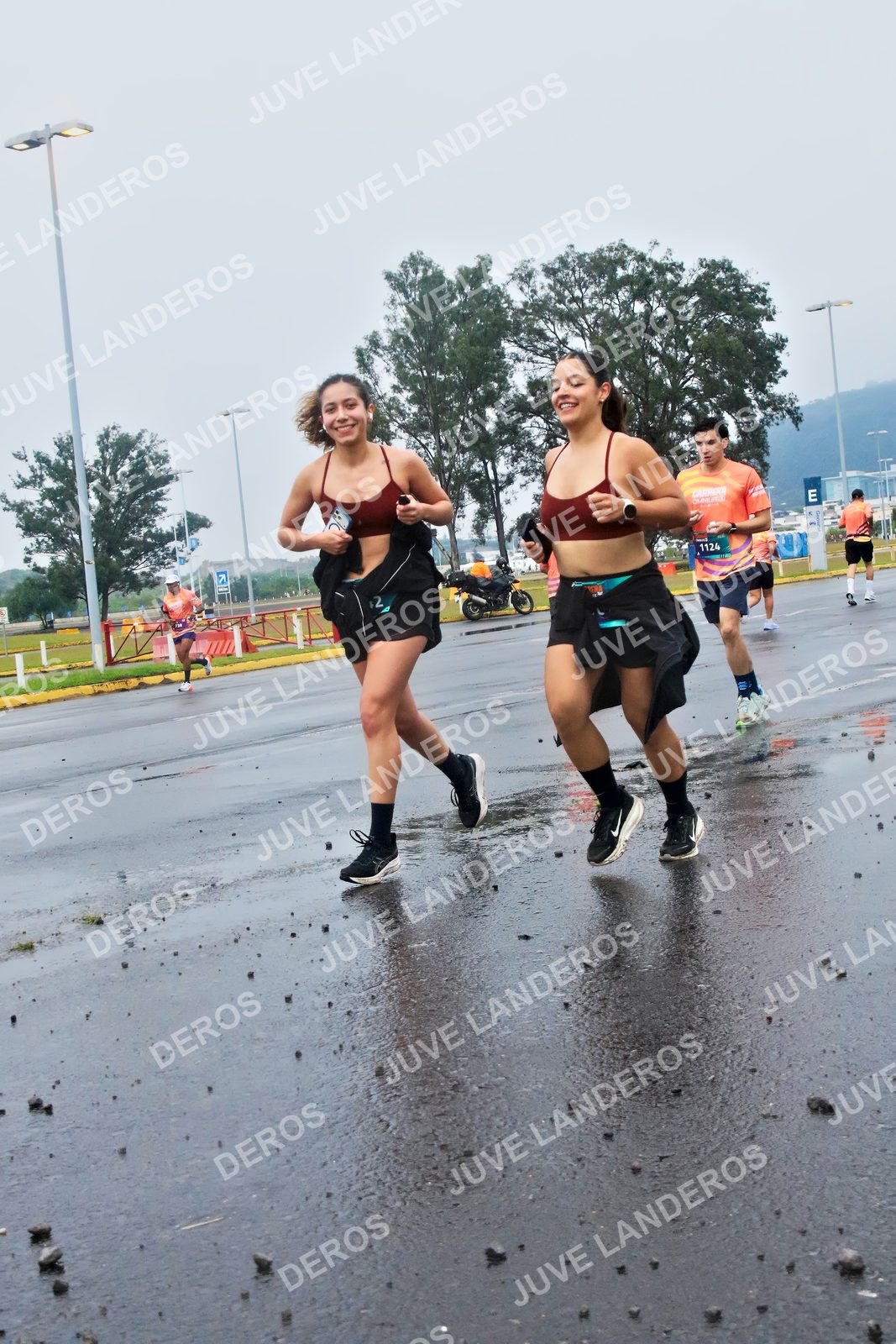 Foto de la CARRERA OMNILIFE GUADALAJARA en Estadio Akron, Zapopan a las 07:44 · dorsal 1124
