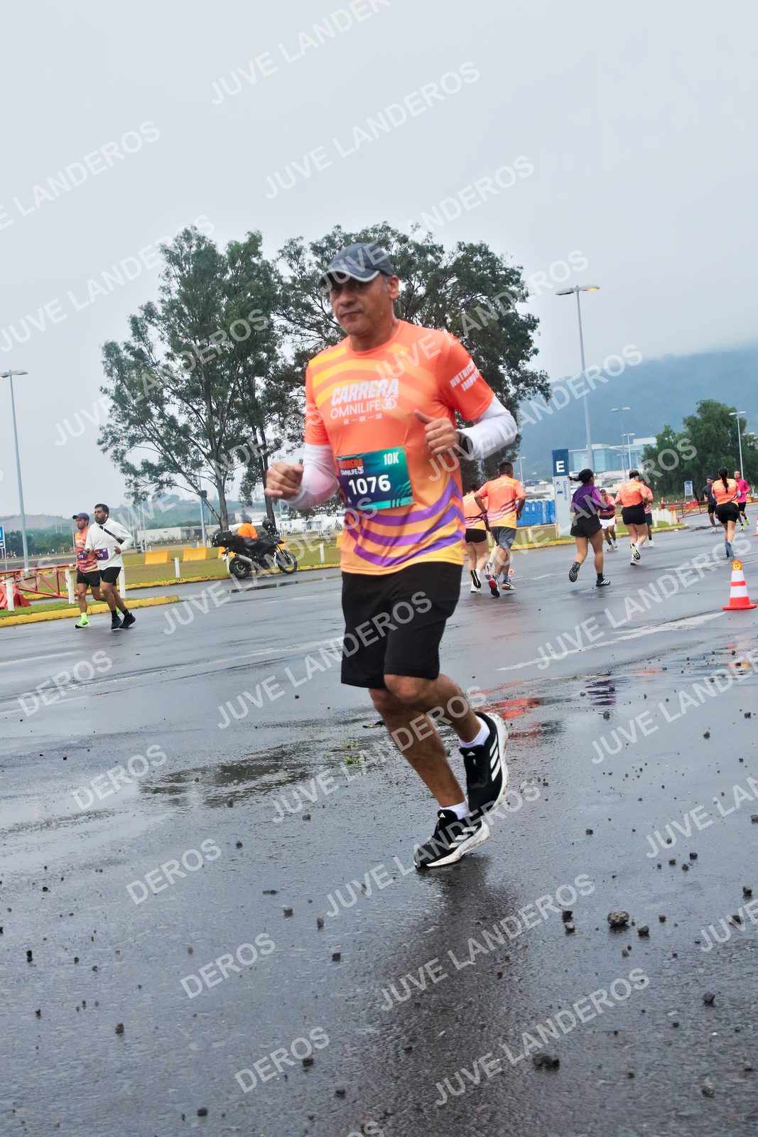 Foto de la CARRERA OMNILIFE GUADALAJARA en Estadio Akron, Zapopan a las 07:46 · dorsal 1076