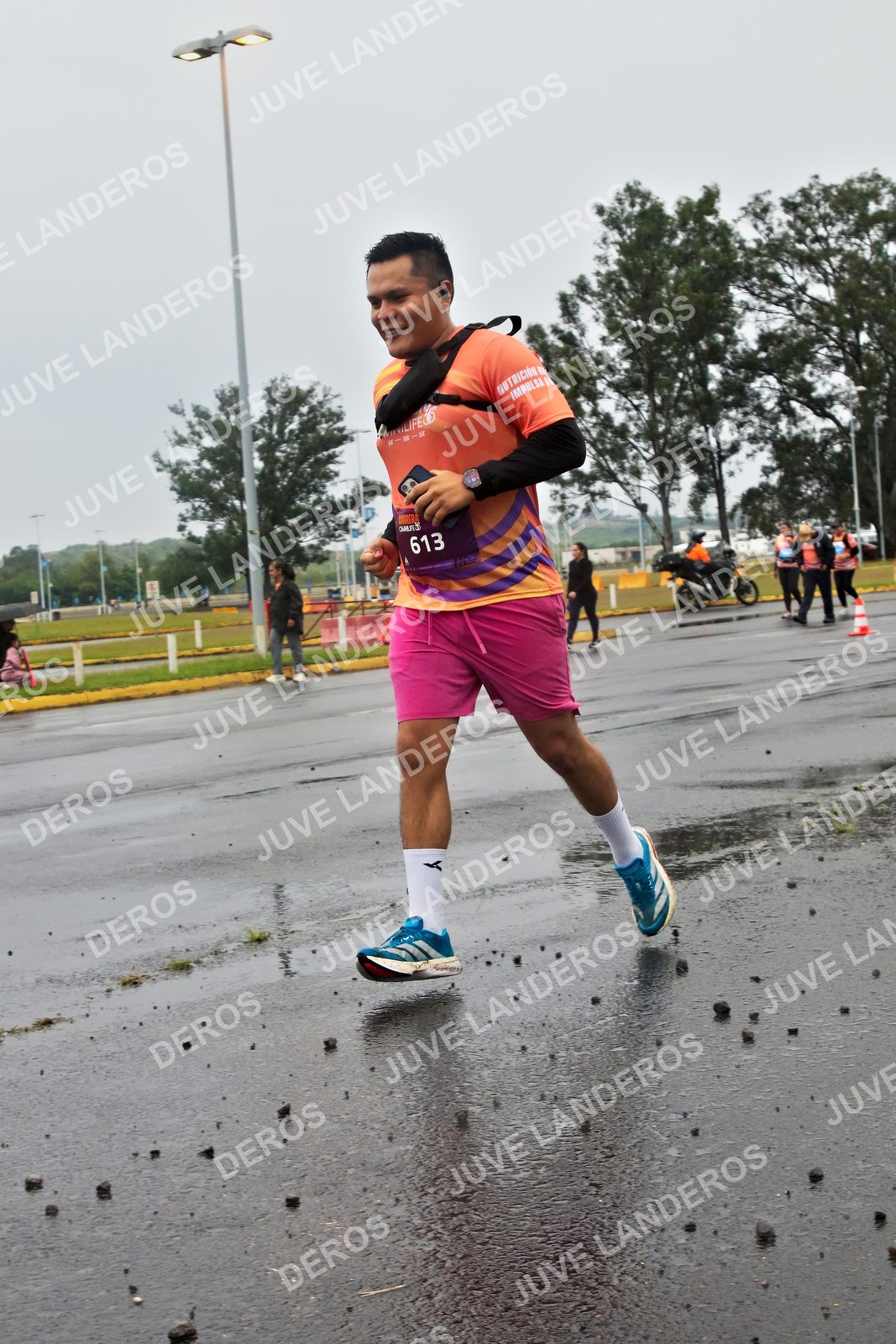 Foto de la CARRERA OMNILIFE GUADALAJARA en Estadio Akron, Zapopan a las 07:31 · dorsal 613