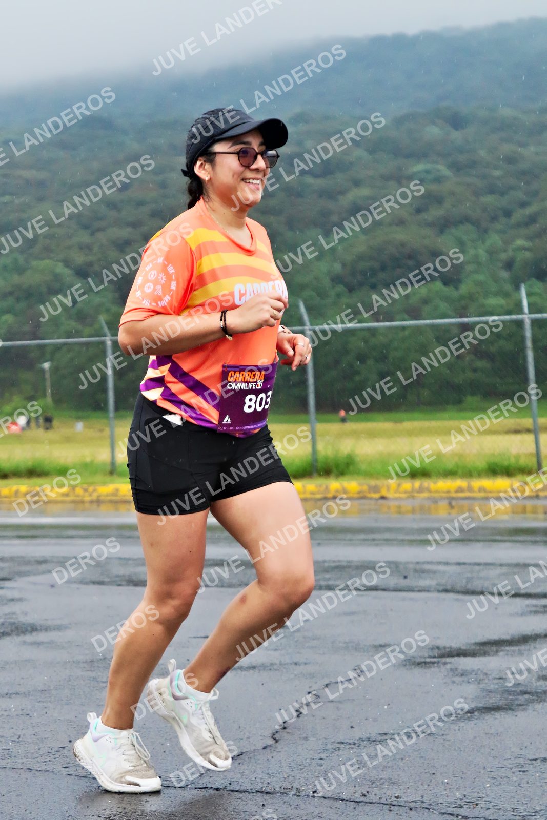 Foto de la CARRERA OMNILIFE GUADALAJARA en Estadio Akron, Zapopan a las 08:07 · dorsal 803