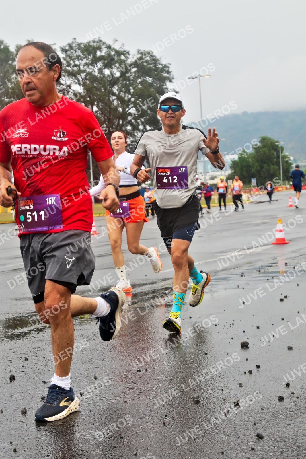 Foto de la CARRERA OMNILIFE GUADALAJARA en Estadio Akron, Zapopan a las 07:33 · dorsal 412, 511, 34