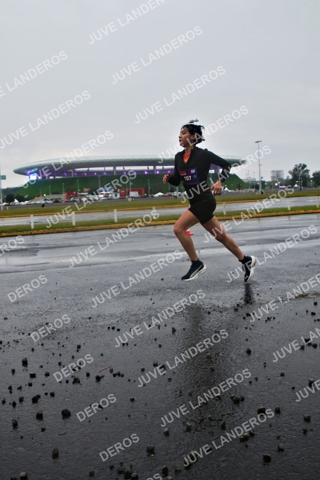 Foto de la CARRERA OMNILIFE GUADALAJARA en Estadio Akron, Zapopan a las 07:18 · dorsal 107