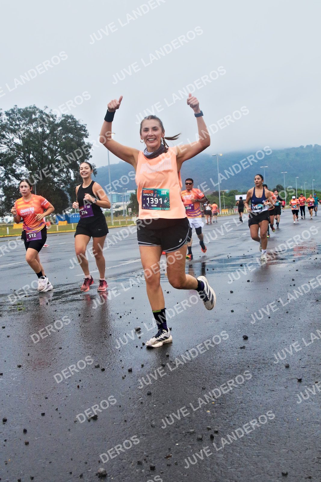 Foto de la CARRERA OMNILIFE GUADALAJARA en Estadio Akron, Zapopan a las 07:40 · dorsal 1391, 512, 274
