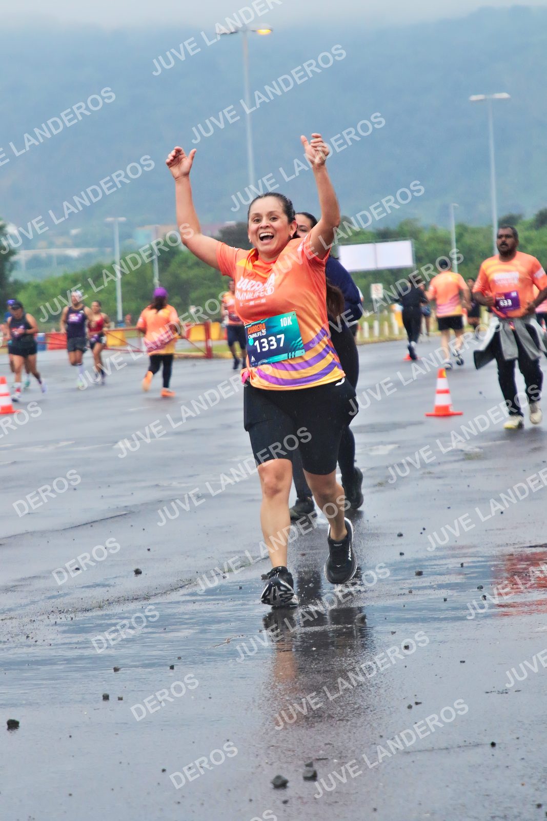 Foto de la CARRERA OMNILIFE GUADALAJARA en Estadio Akron, Zapopan a las 07:49 · dorsal 1337, 633