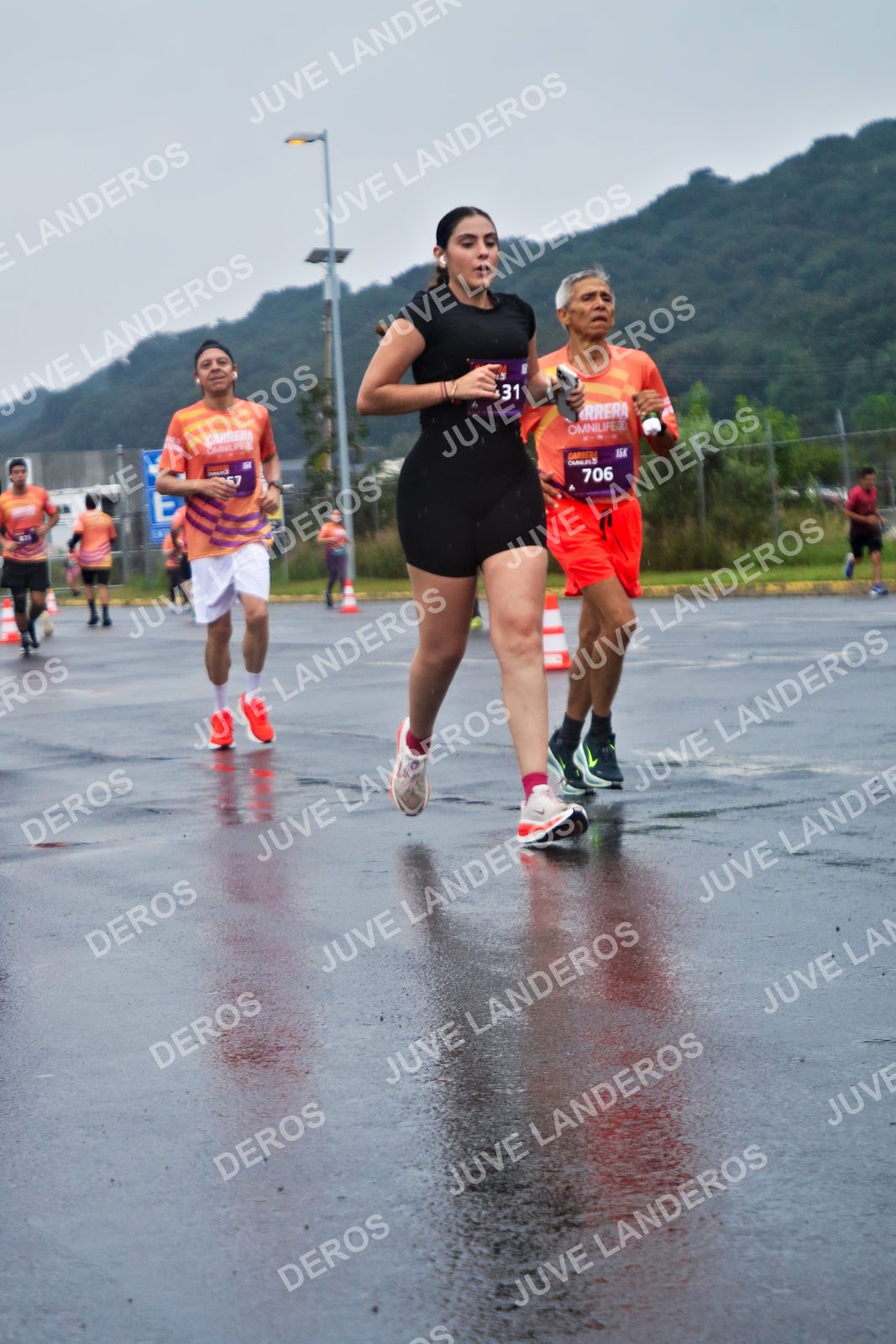 Foto de la CARRERA OMNILIFE GUADALAJARA en Estadio Akron, Zapopan a las 07:54 · dorsal 706, 31