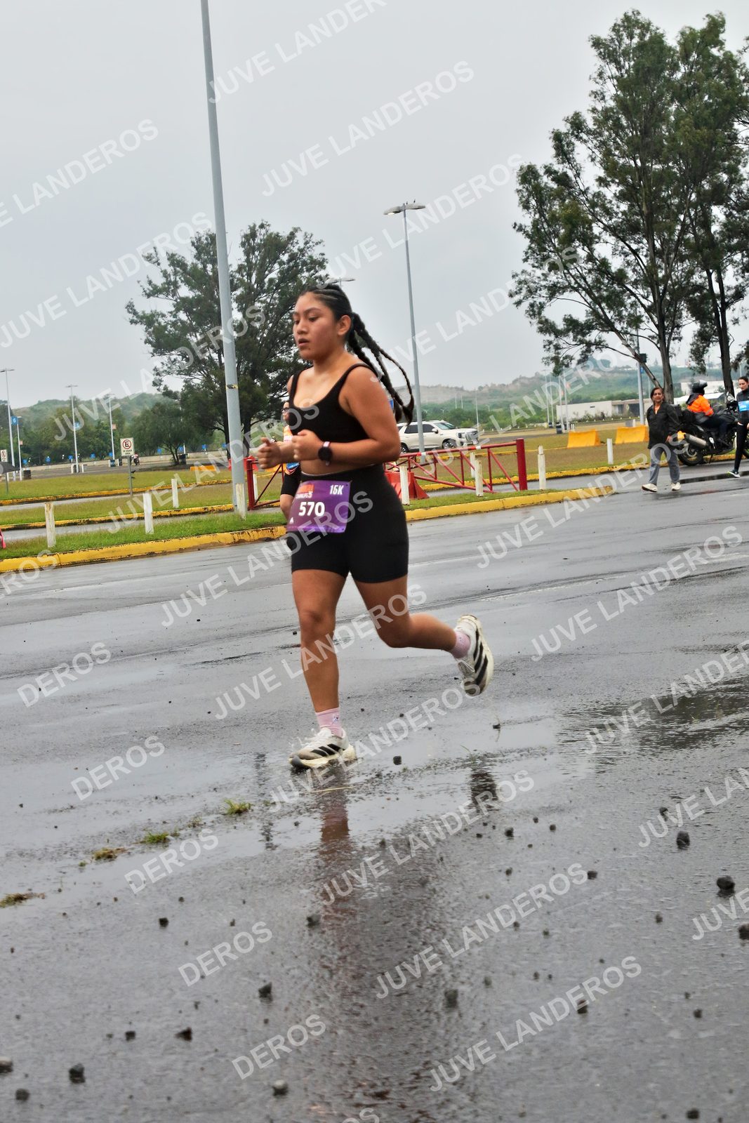 Foto de la CARRERA OMNILIFE GUADALAJARA en Estadio Akron, Zapopan a las 07:31 · dorsal 570
