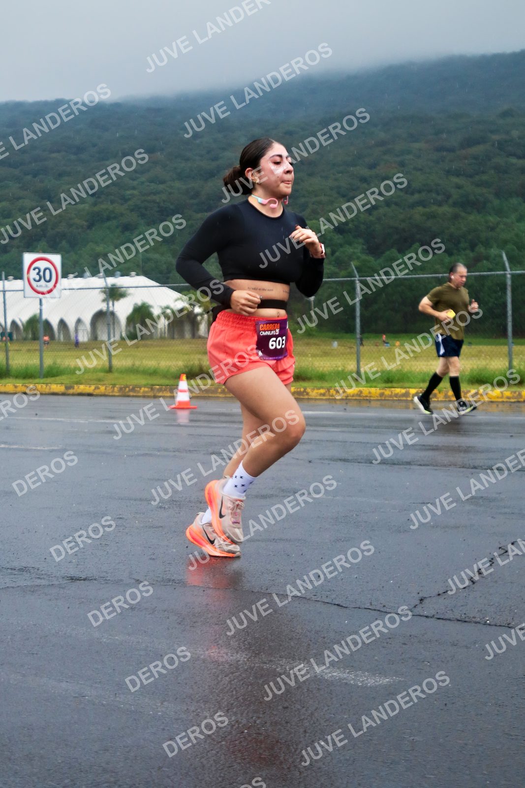 Foto de la CARRERA OMNILIFE GUADALAJARA en Estadio Akron, Zapopan a las 07:53 · dorsal 30, 603