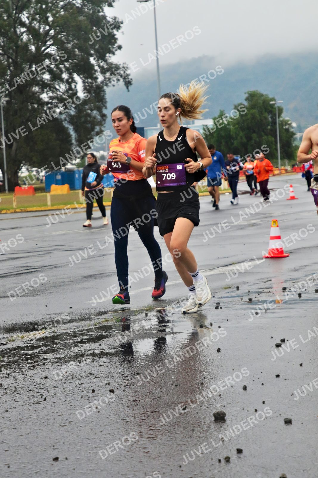 Foto de la CARRERA OMNILIFE GUADALAJARA en Estadio Akron, Zapopan a las 07:29 · dorsal 543, 709