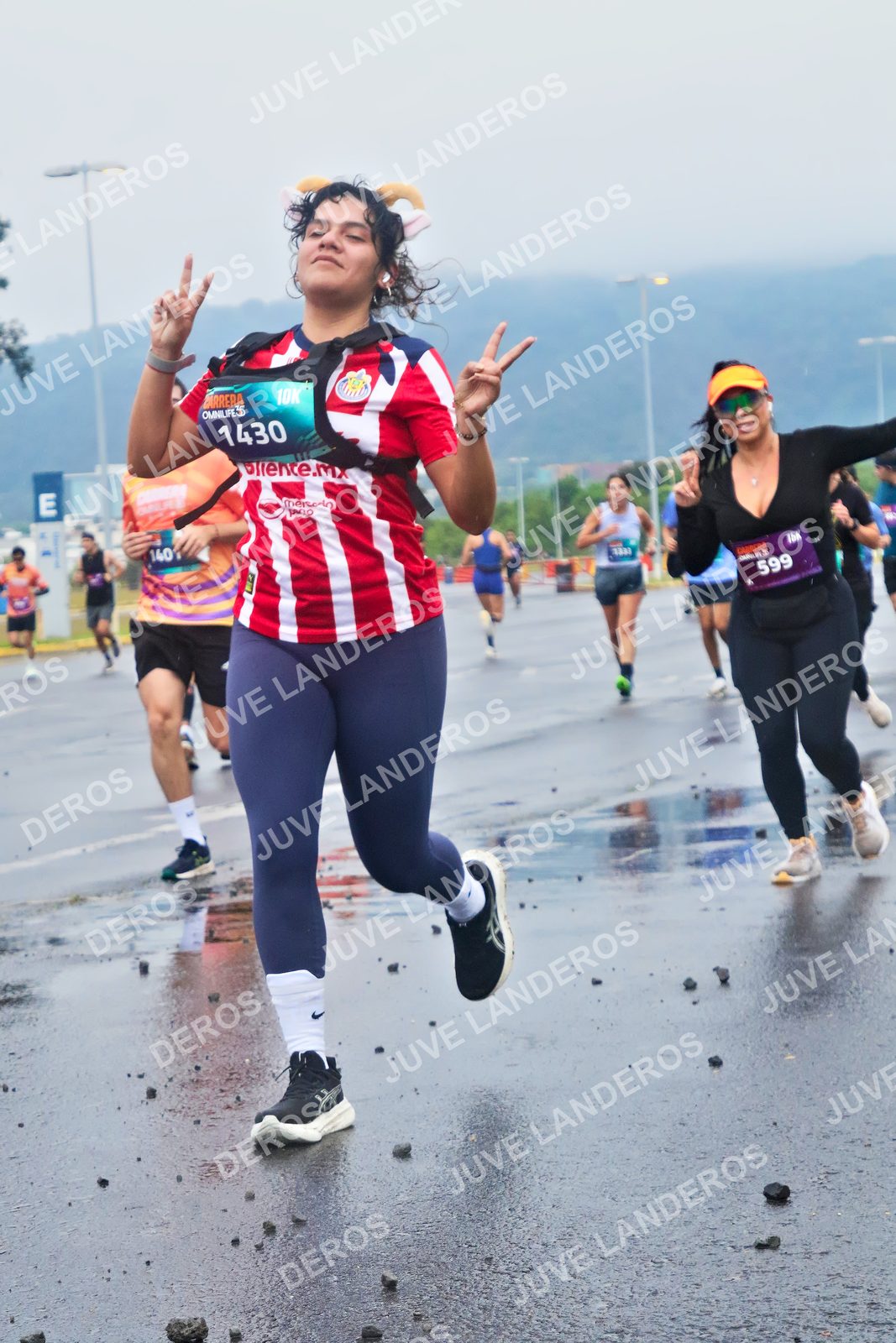 Foto de la CARRERA OMNILIFE GUADALAJARA en Estadio Akron, Zapopan a las 07:42 · dorsal 1430, 599, 140