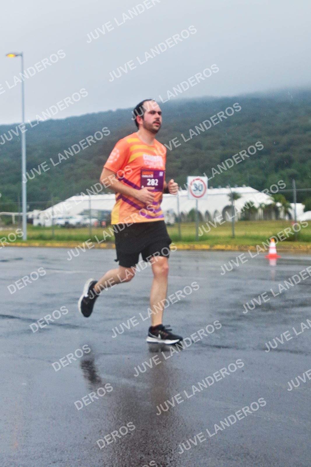 Foto de la CARRERA OMNILIFE GUADALAJARA en Estadio Akron, Zapopan a las 08:03 · dorsal 282, 30