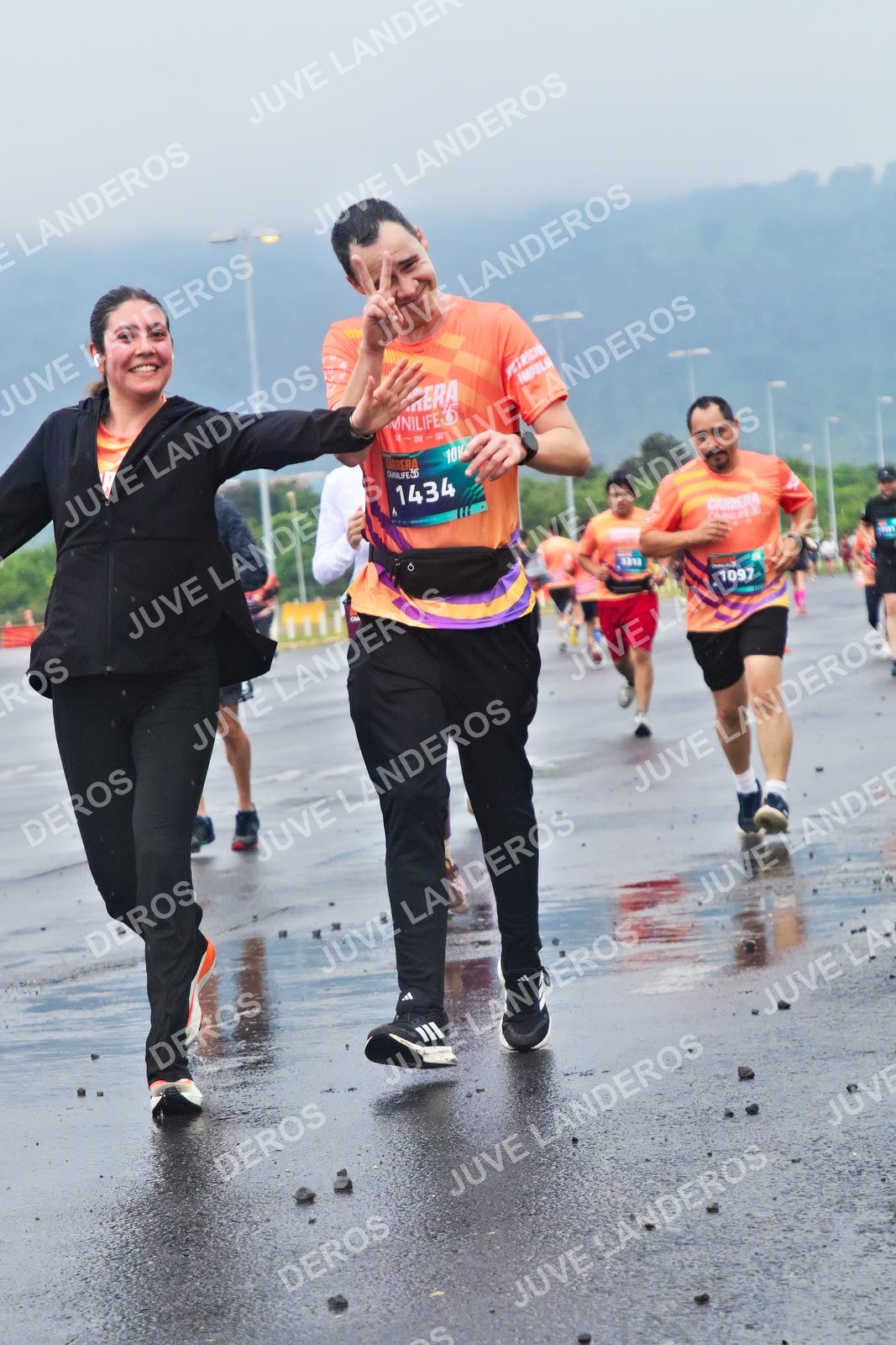 Foto de la CARRERA OMNILIFE GUADALAJARA en Estadio Akron, Zapopan a las 07:46 · dorsal 1434, 1097