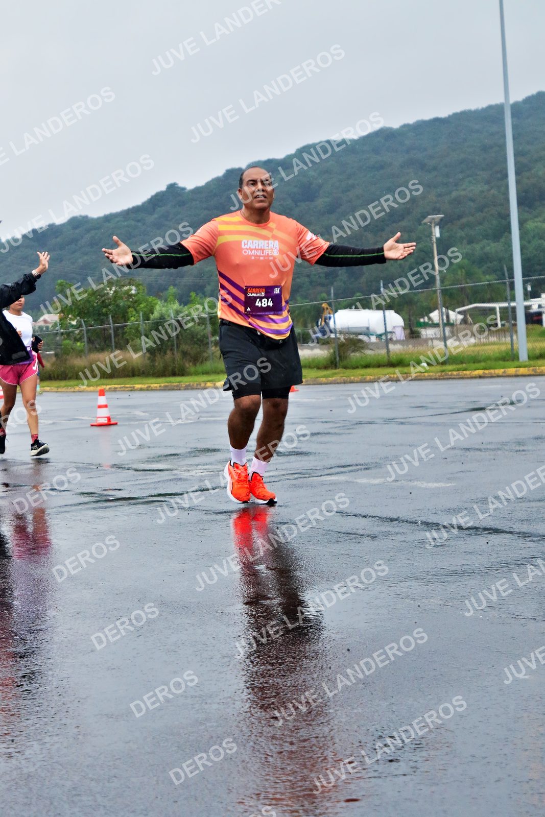Foto de la CARRERA OMNILIFE GUADALAJARA en Estadio Akron, Zapopan a las 08:06 · dorsal 484