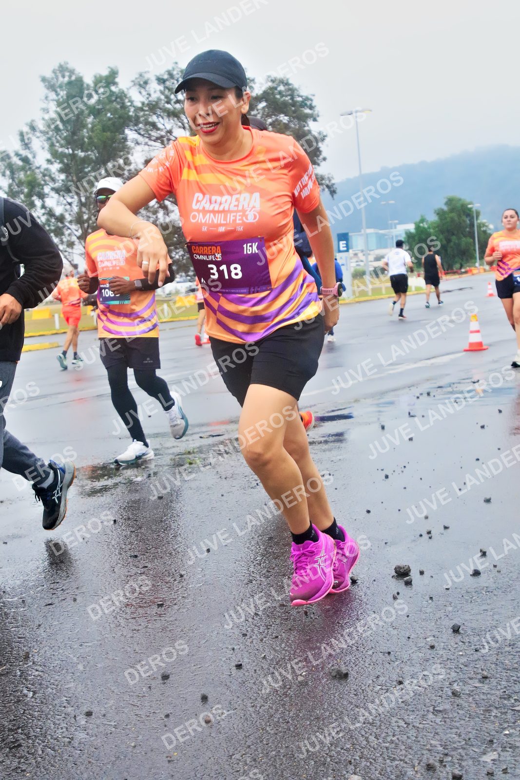 Foto de la CARRERA OMNILIFE GUADALAJARA en Estadio Akron, Zapopan a las 07:42 · dorsal 318
