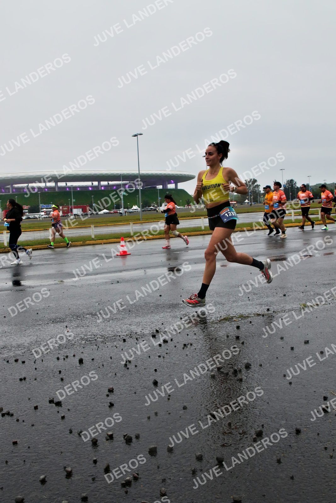 Foto de la CARRERA OMNILIFE GUADALAJARA en Estadio Akron, Zapopan a las 07:26 · dorsal 1237
