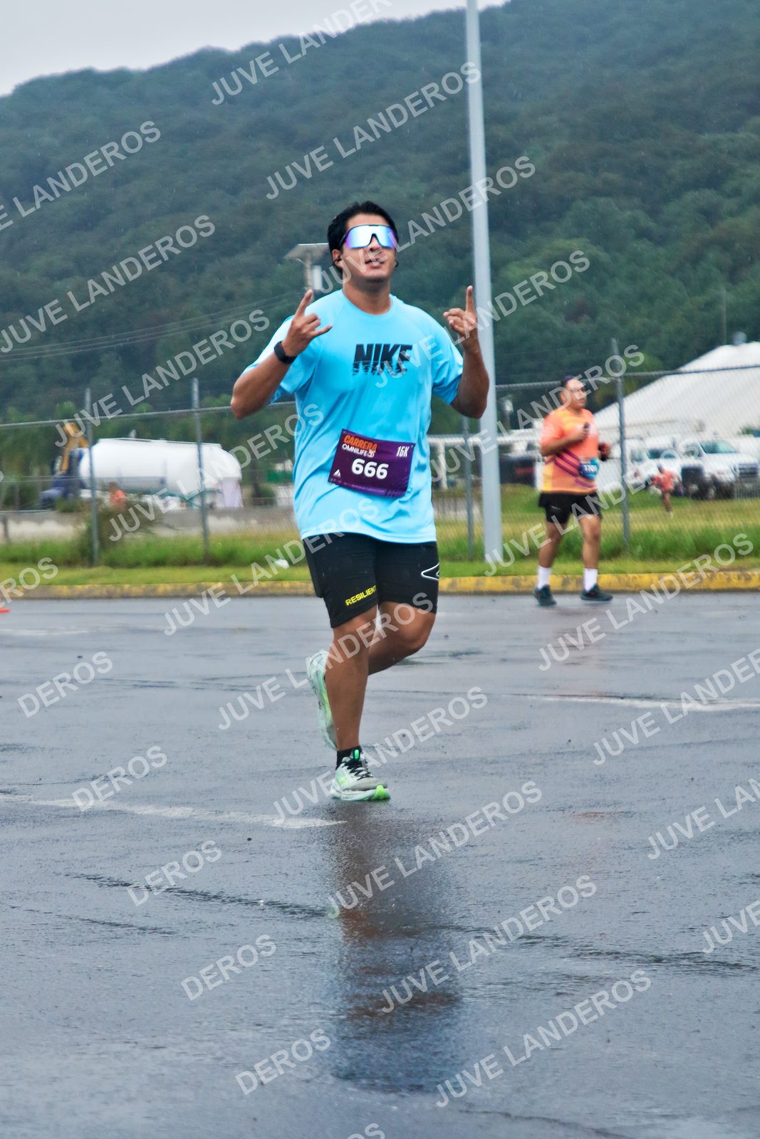 Foto de la CARRERA OMNILIFE GUADALAJARA en Estadio Akron, Zapopan a las 07:56 · dorsal 666