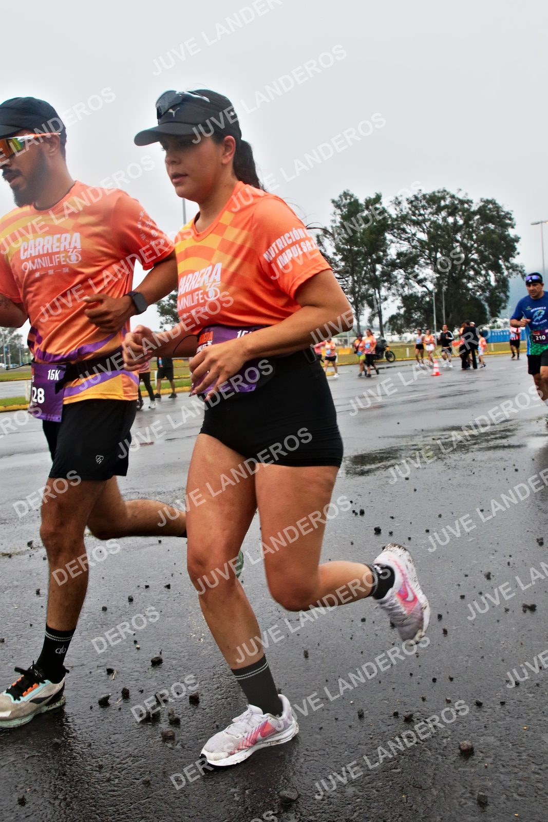 Foto de la CARRERA OMNILIFE GUADALAJARA en Estadio Akron, Zapopan a las 07:29 · dorsal 28, 210