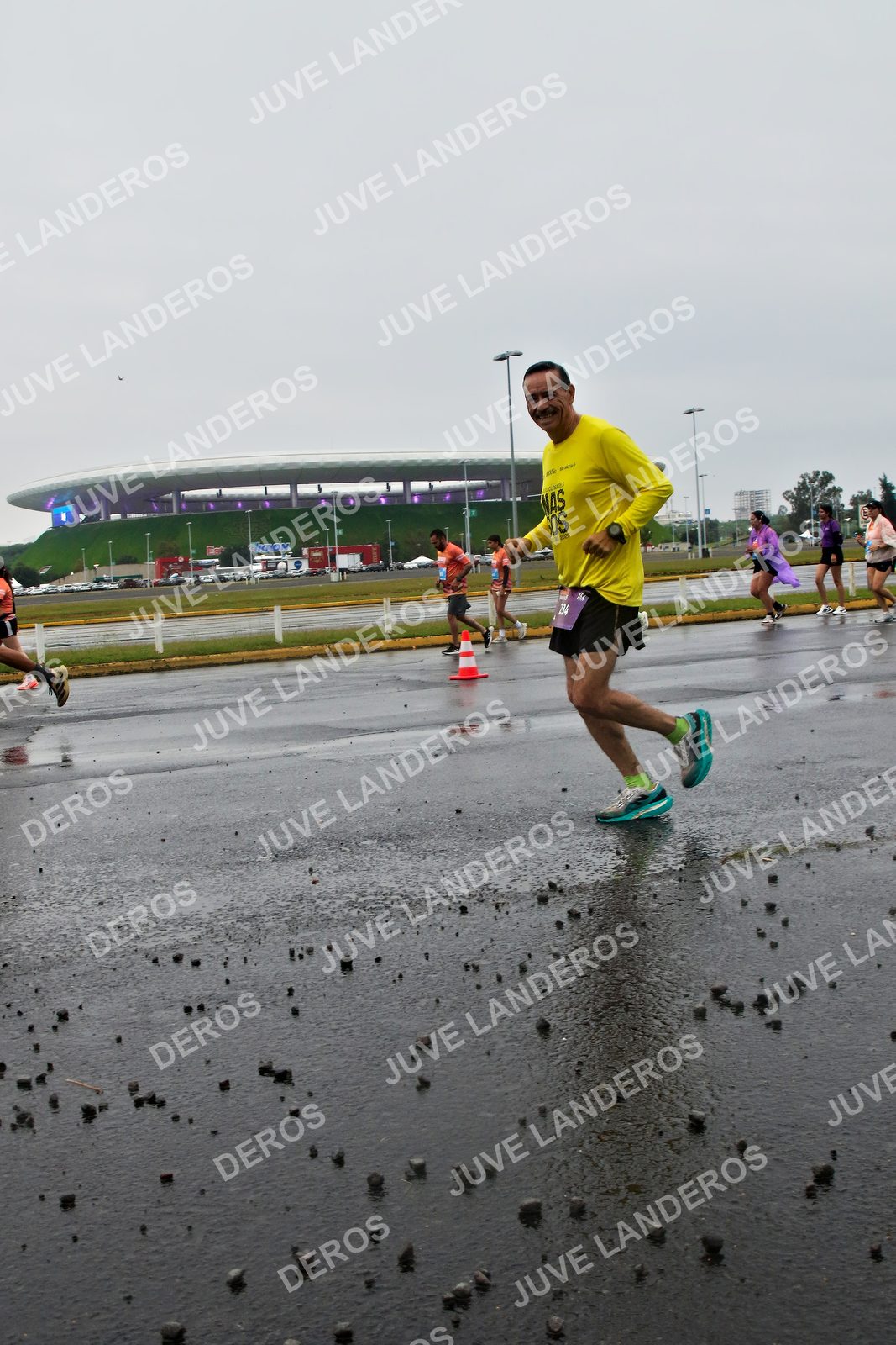 Foto de la CARRERA OMNILIFE GUADALAJARA en Estadio Akron, Zapopan a las 07:28 · dorsal 234