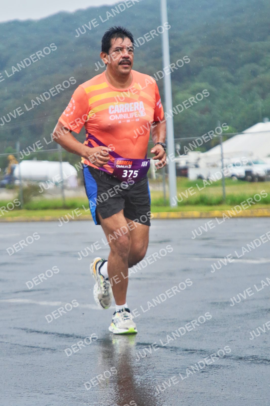 Foto de la CARRERA OMNILIFE GUADALAJARA en Estadio Akron, Zapopan a las 07:59 · dorsal 375