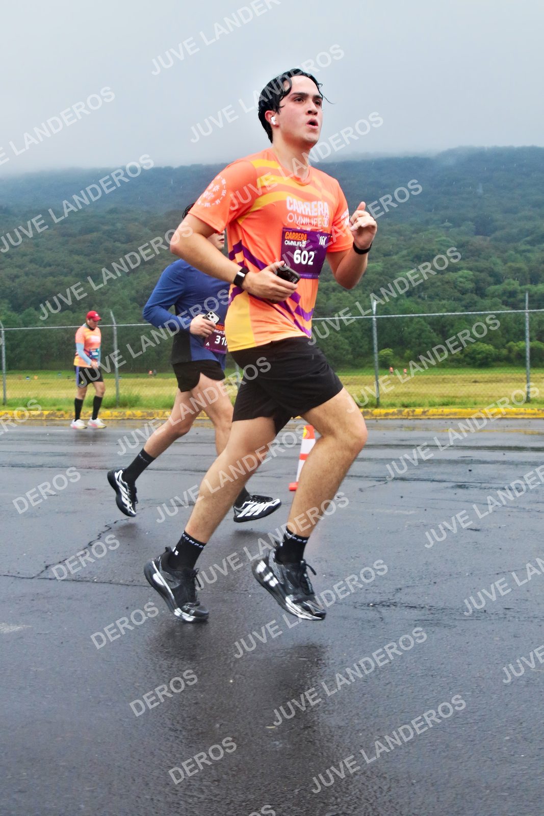 Foto de la CARRERA OMNILIFE GUADALAJARA en Estadio Akron, Zapopan a las 07:53 · dorsal 602, 31