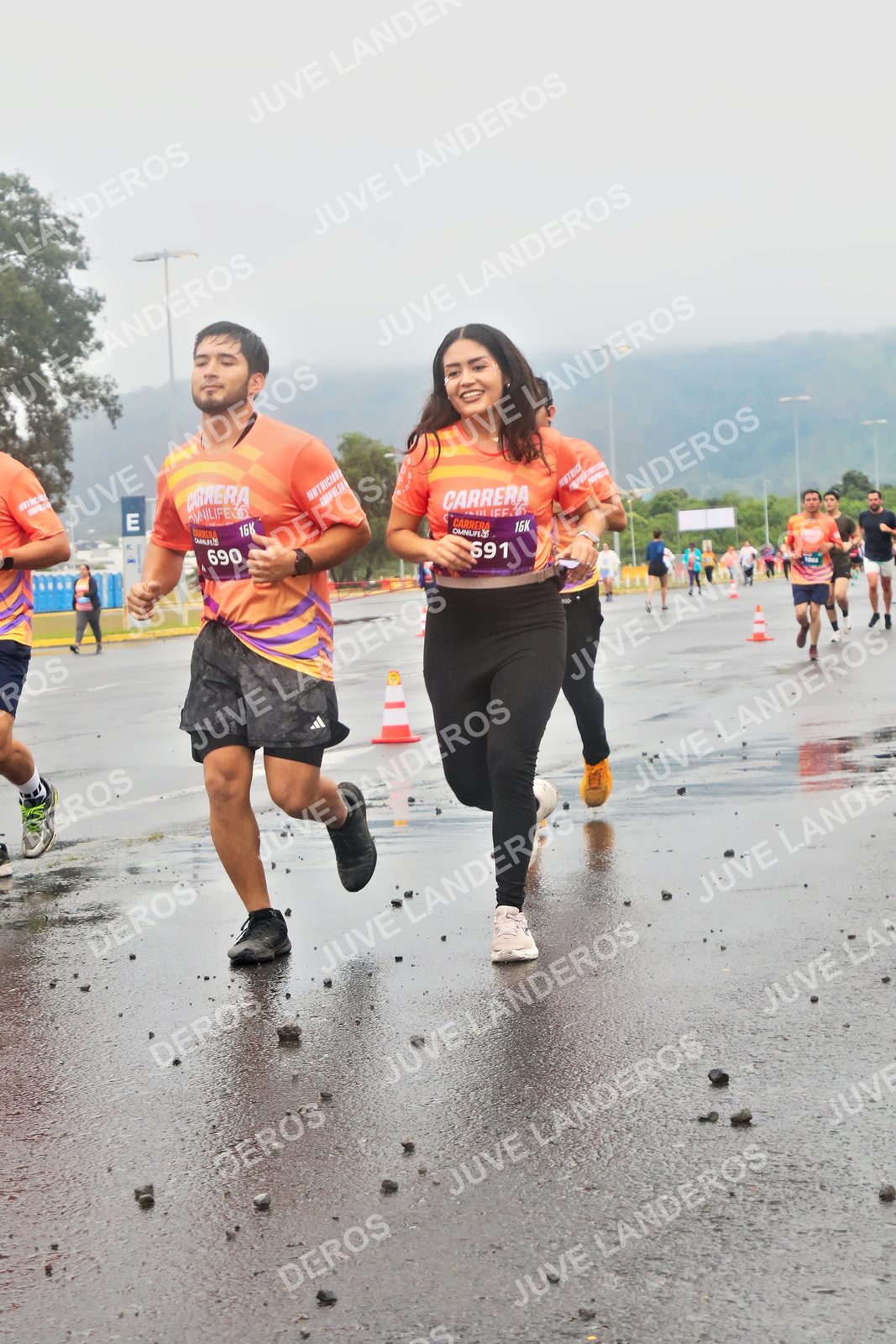 Foto de la CARRERA OMNILIFE GUADALAJARA en Estadio Akron, Zapopan a las 07:33 · dorsal 690