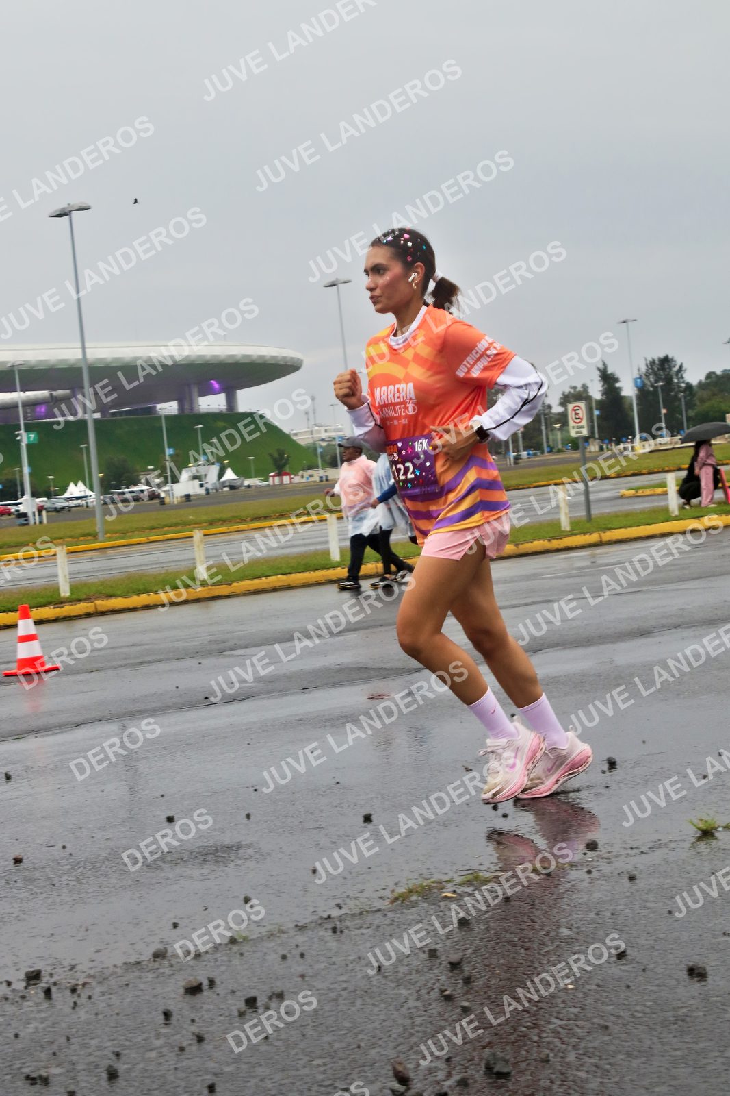 Foto de la CARRERA OMNILIFE GUADALAJARA en Estadio Akron, Zapopan a las 07:34 · dorsal 122
