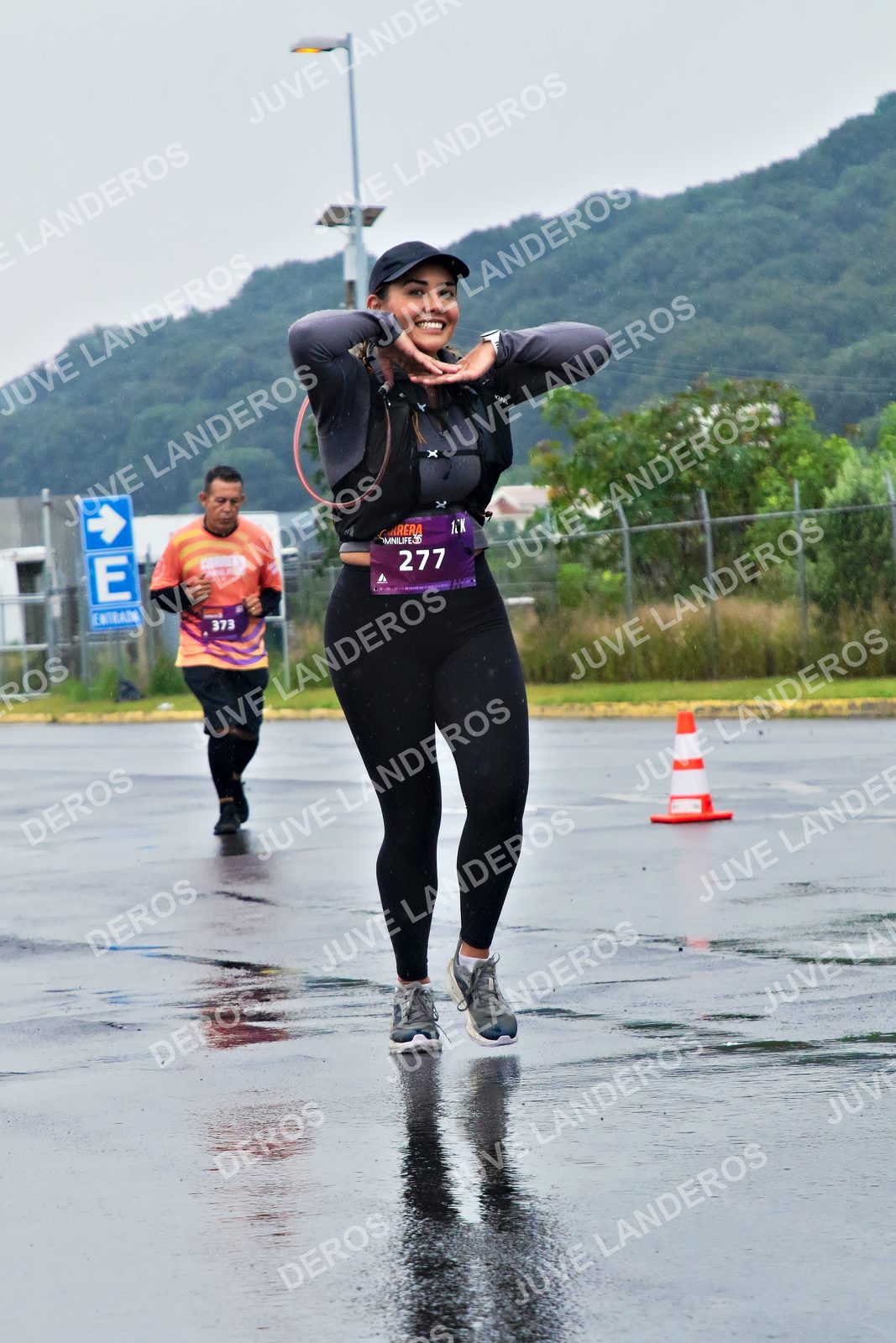 Foto de la CARRERA OMNILIFE GUADALAJARA en Estadio Akron, Zapopan a las 08:08 · dorsal 277, 373