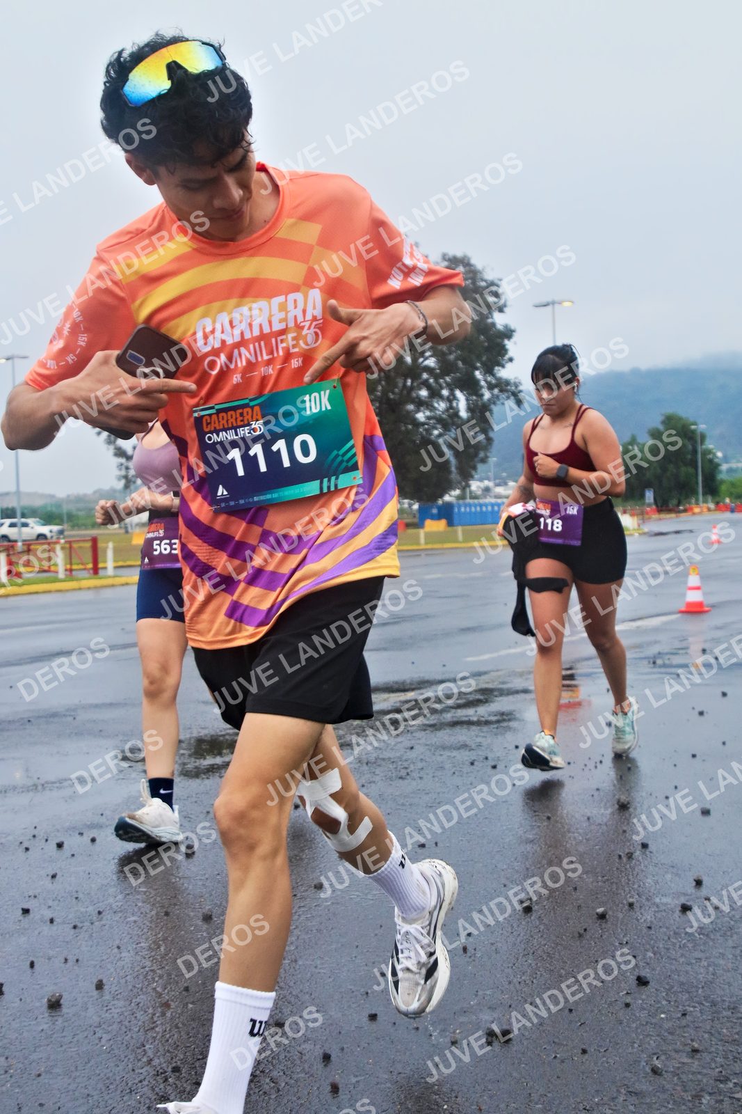 Foto de la CARRERA OMNILIFE GUADALAJARA en Estadio Akron, Zapopan a las 07:35 · dorsal 1110, 118, 563