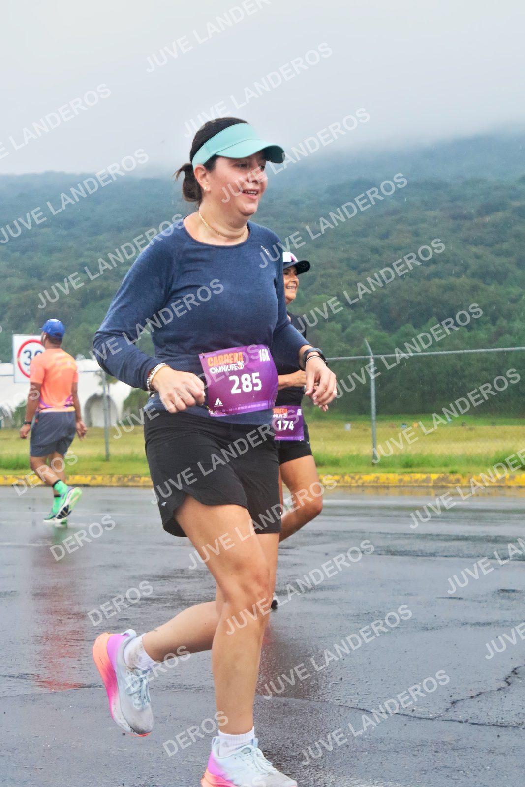 Foto de la CARRERA OMNILIFE GUADALAJARA en Estadio Akron, Zapopan a las 08:02 · dorsal 285, 174