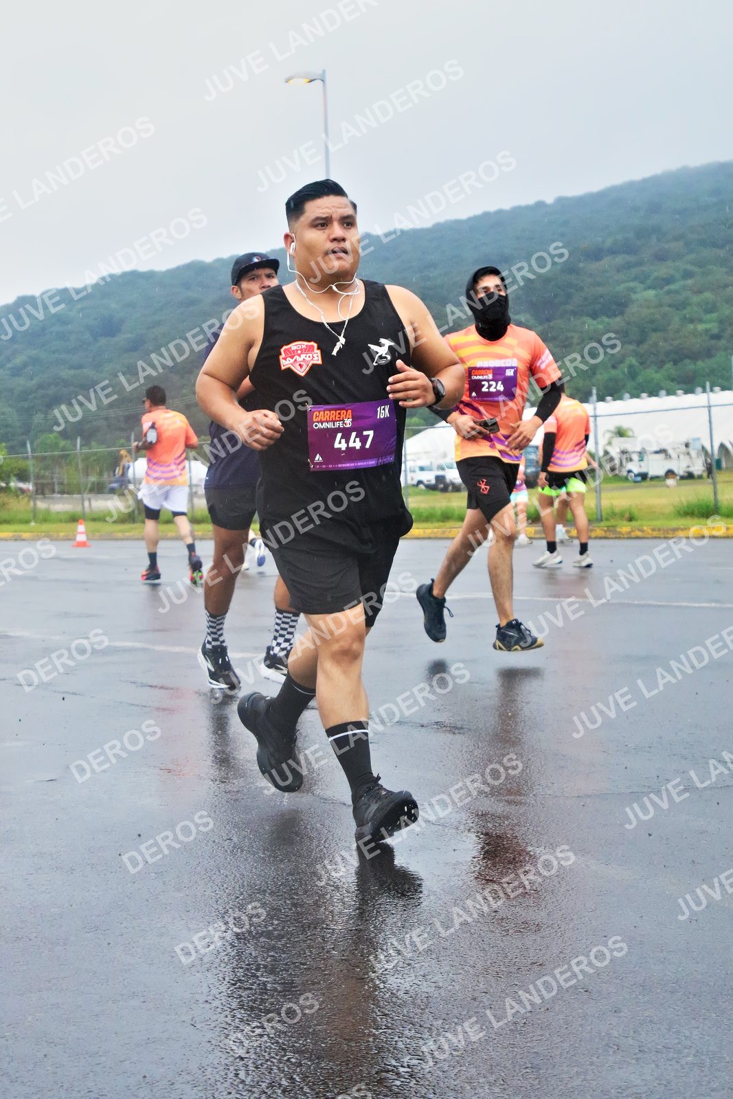 Foto de la CARRERA OMNILIFE GUADALAJARA en Estadio Akron, Zapopan a las 07:52 · dorsal 447, 224