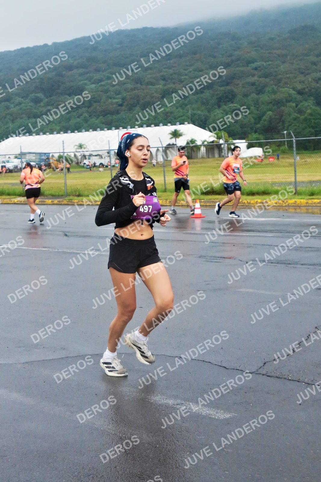 Foto de la CARRERA OMNILIFE GUADALAJARA en Estadio Akron, Zapopan a las 07:51 · dorsal 497