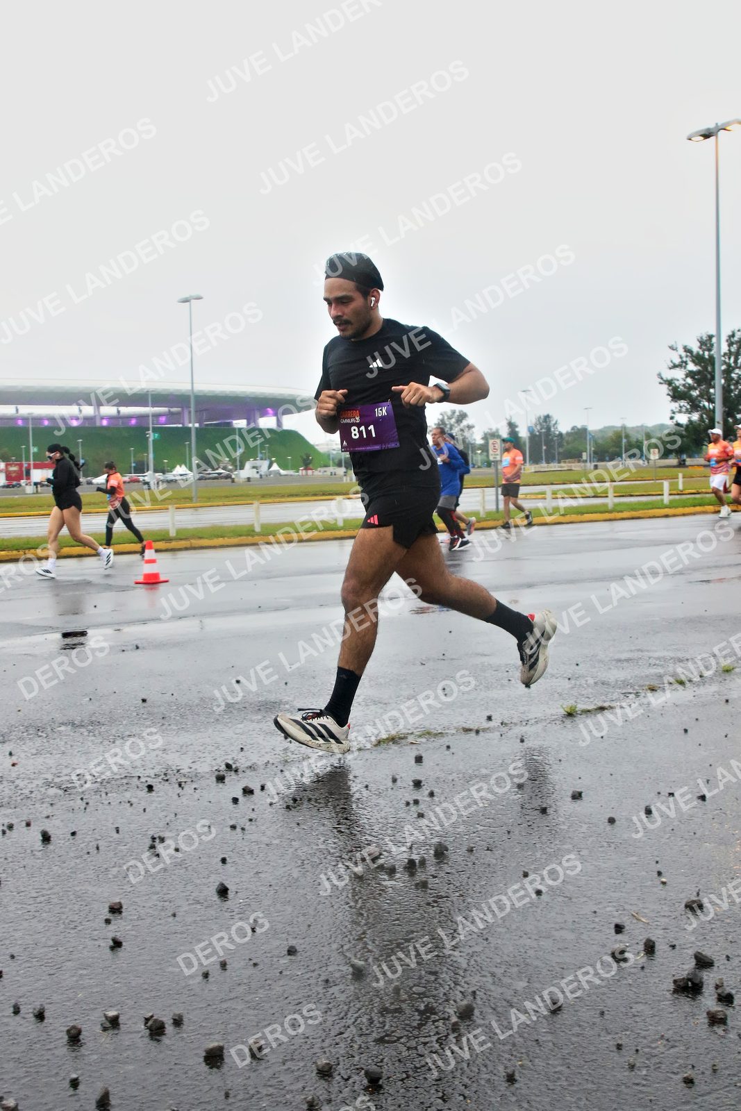 Foto de la CARRERA OMNILIFE GUADALAJARA en Estadio Akron, Zapopan a las 07:24 · dorsal 811