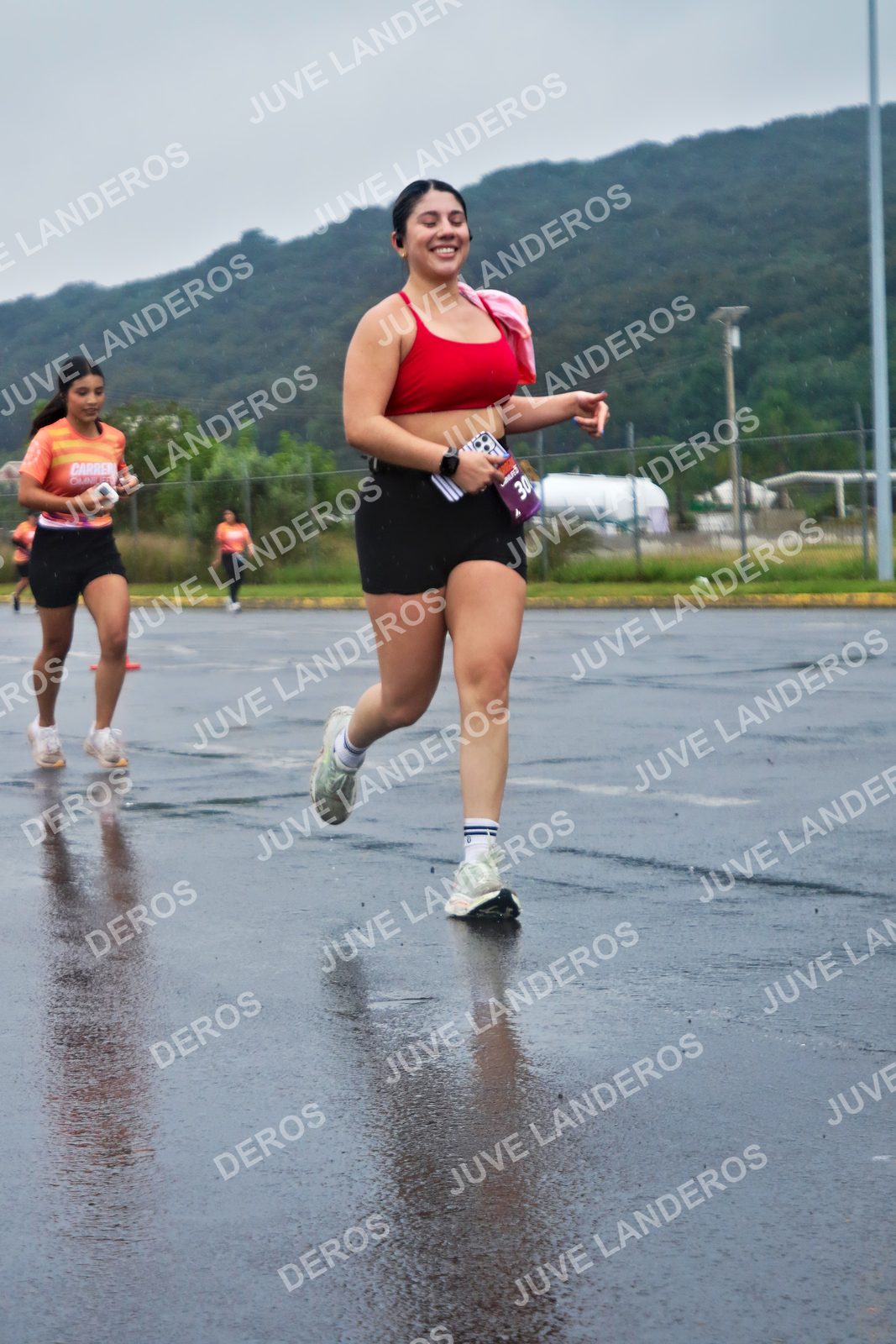 Foto de la CARRERA OMNILIFE GUADALAJARA en Estadio Akron, Zapopan a las 07:58 · dorsal 30